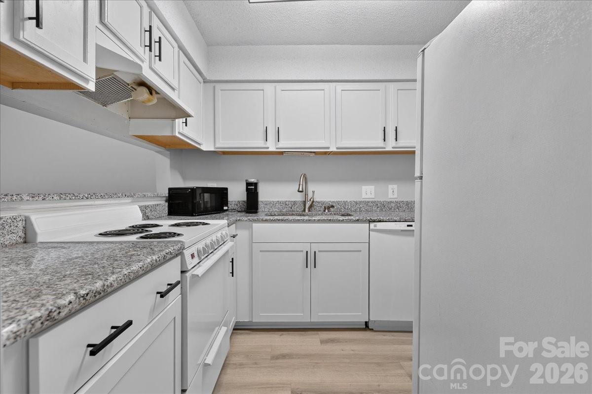 1608 Sharon Road W #47 — Charlotte