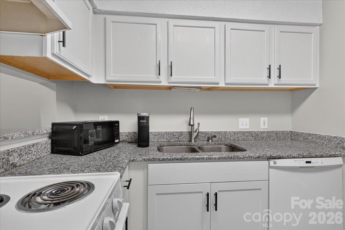 1608 Sharon Road W #47 — Charlotte