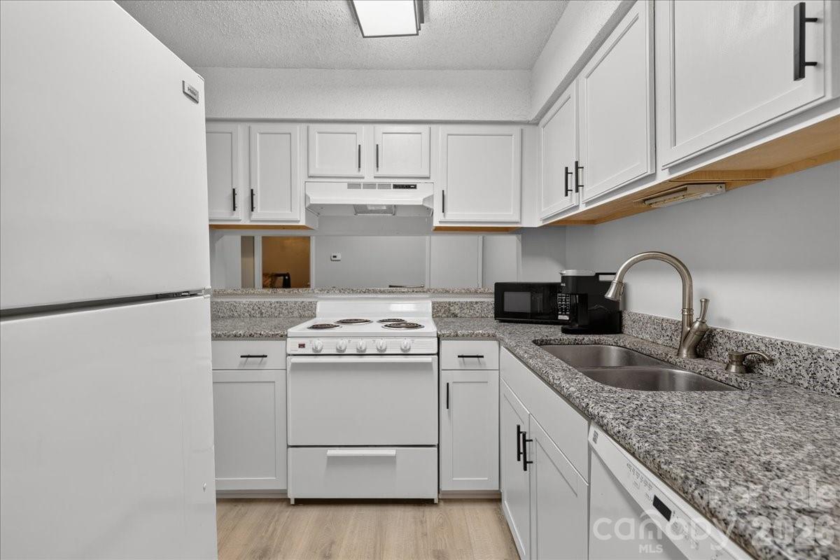 1608 Sharon Road W #47 — Charlotte