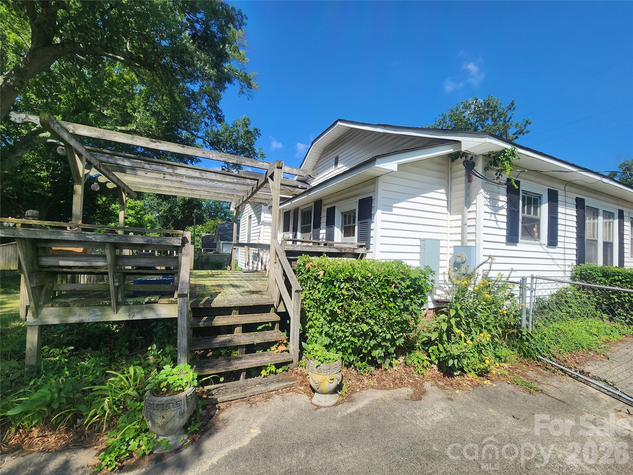 29 Brookwood Avenue NW — Concord