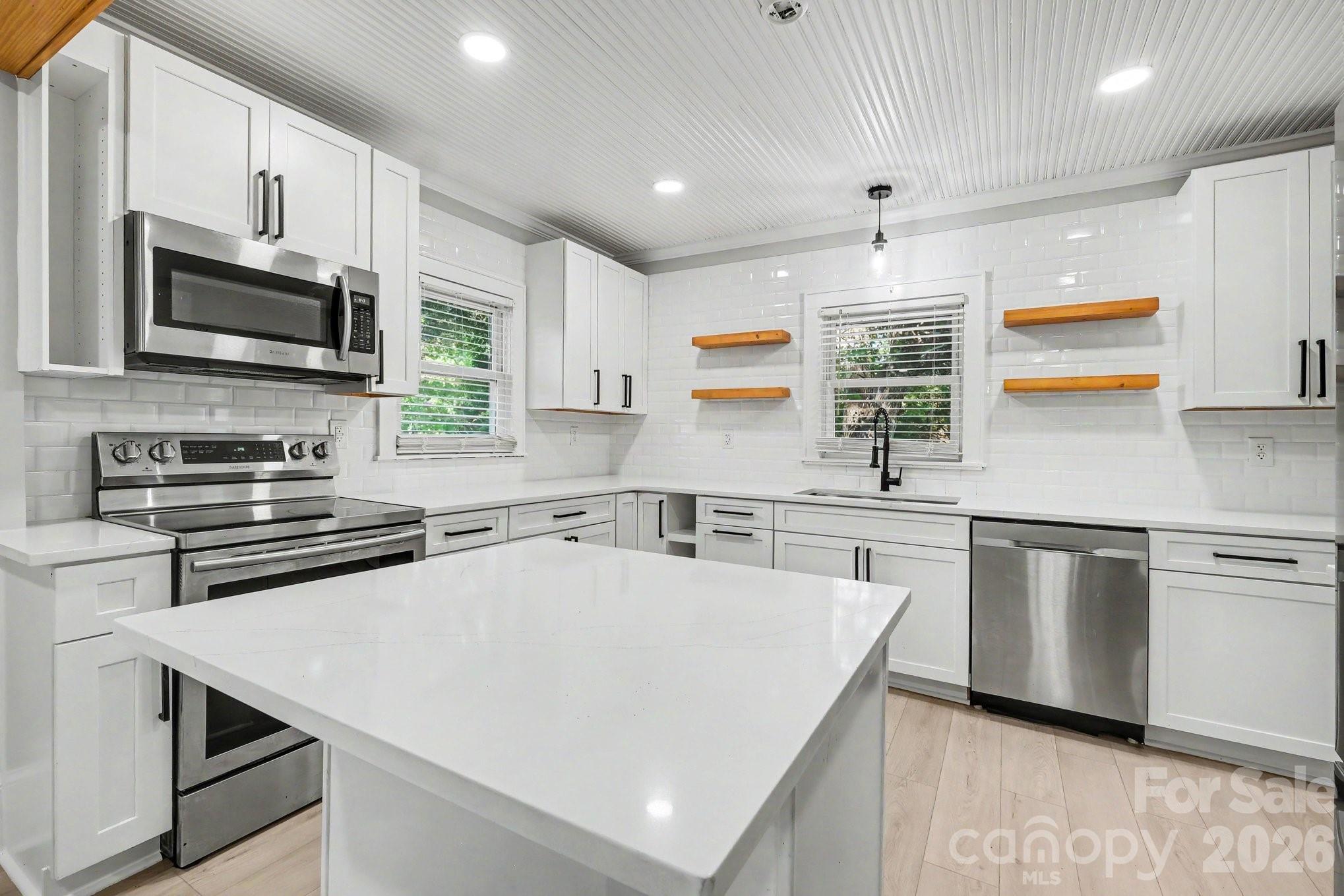 1601 Lawing Road — Charlotte