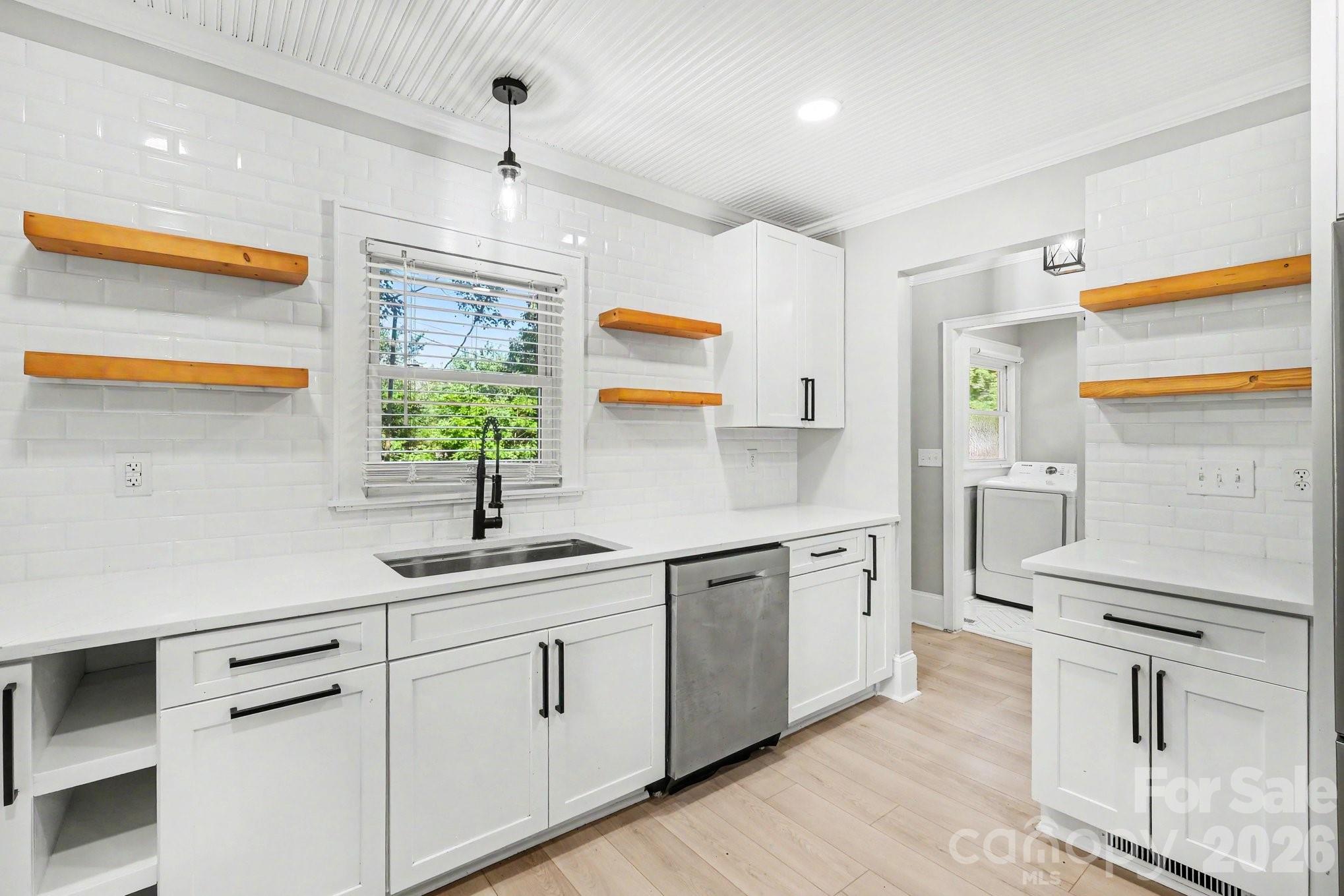 1601 Lawing Road — Charlotte