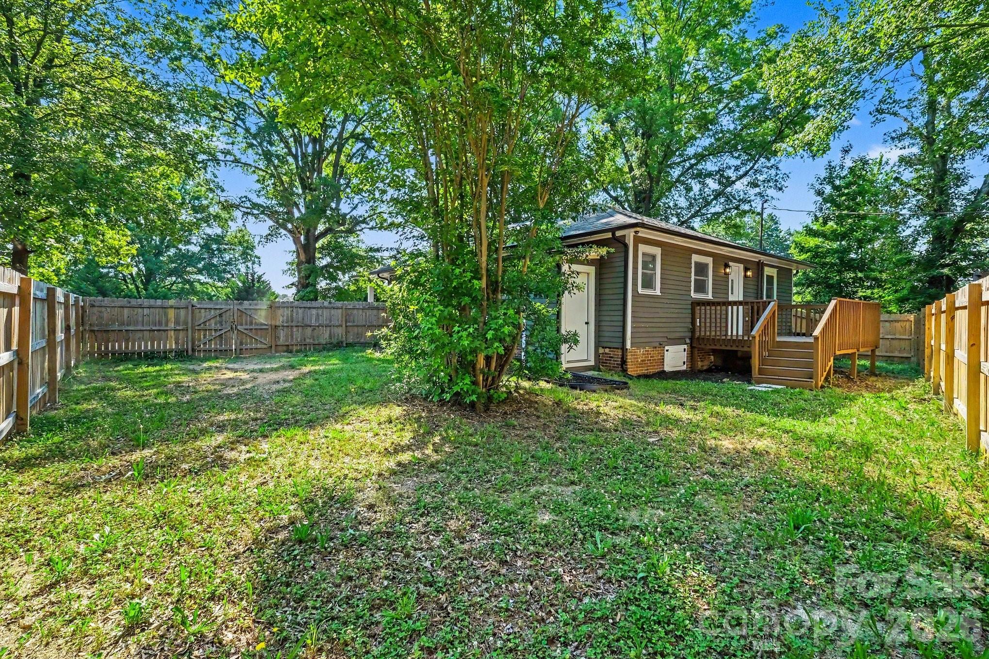 1601 Lawing Road — Charlotte