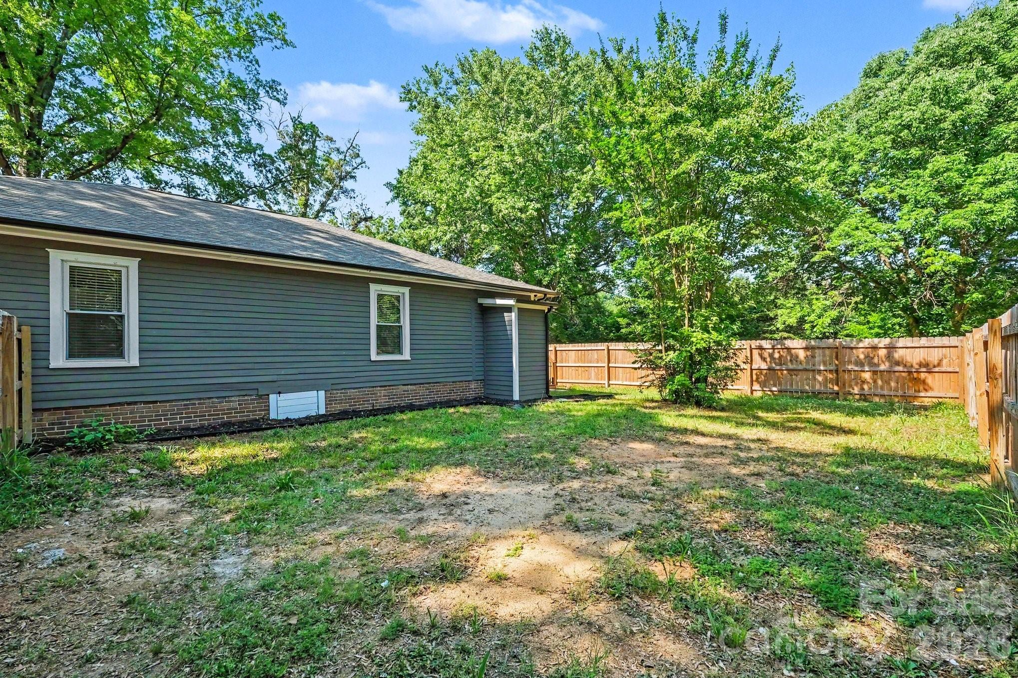 1601 Lawing Road — Charlotte
