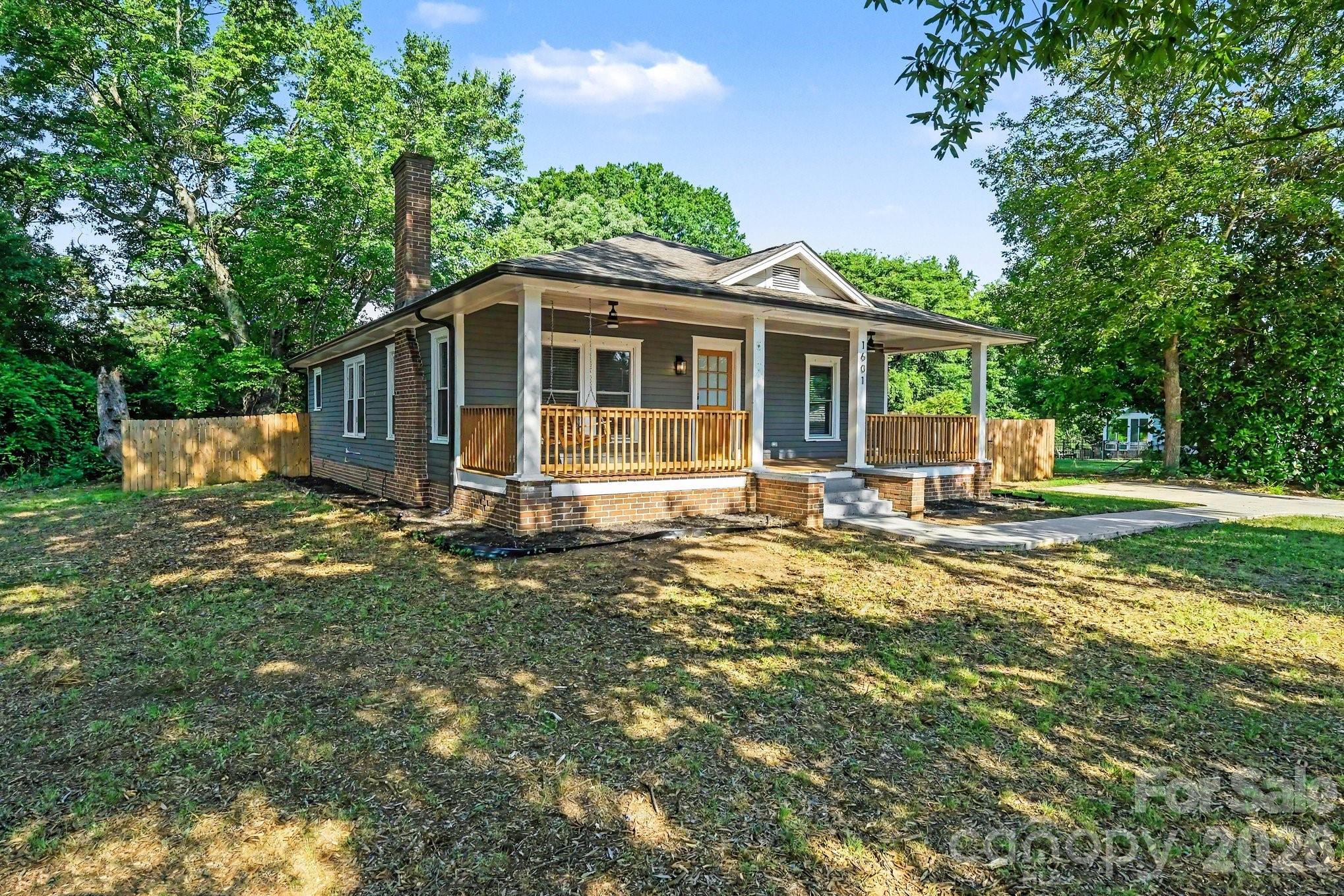 1601 Lawing Road — Charlotte