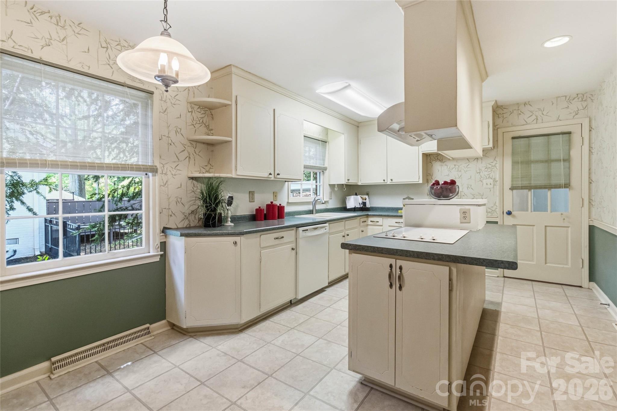 3900 Riverbend Road — Charlotte