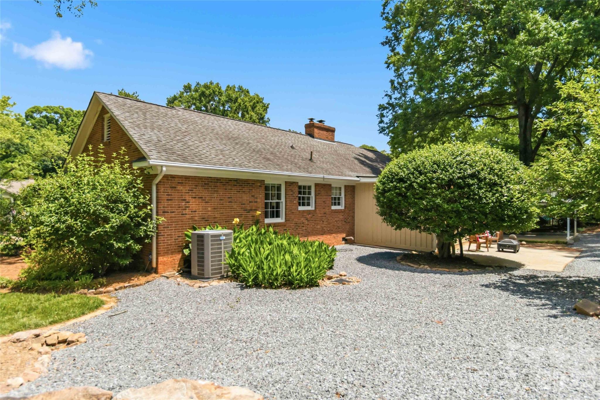 3900 Riverbend Road — Charlotte