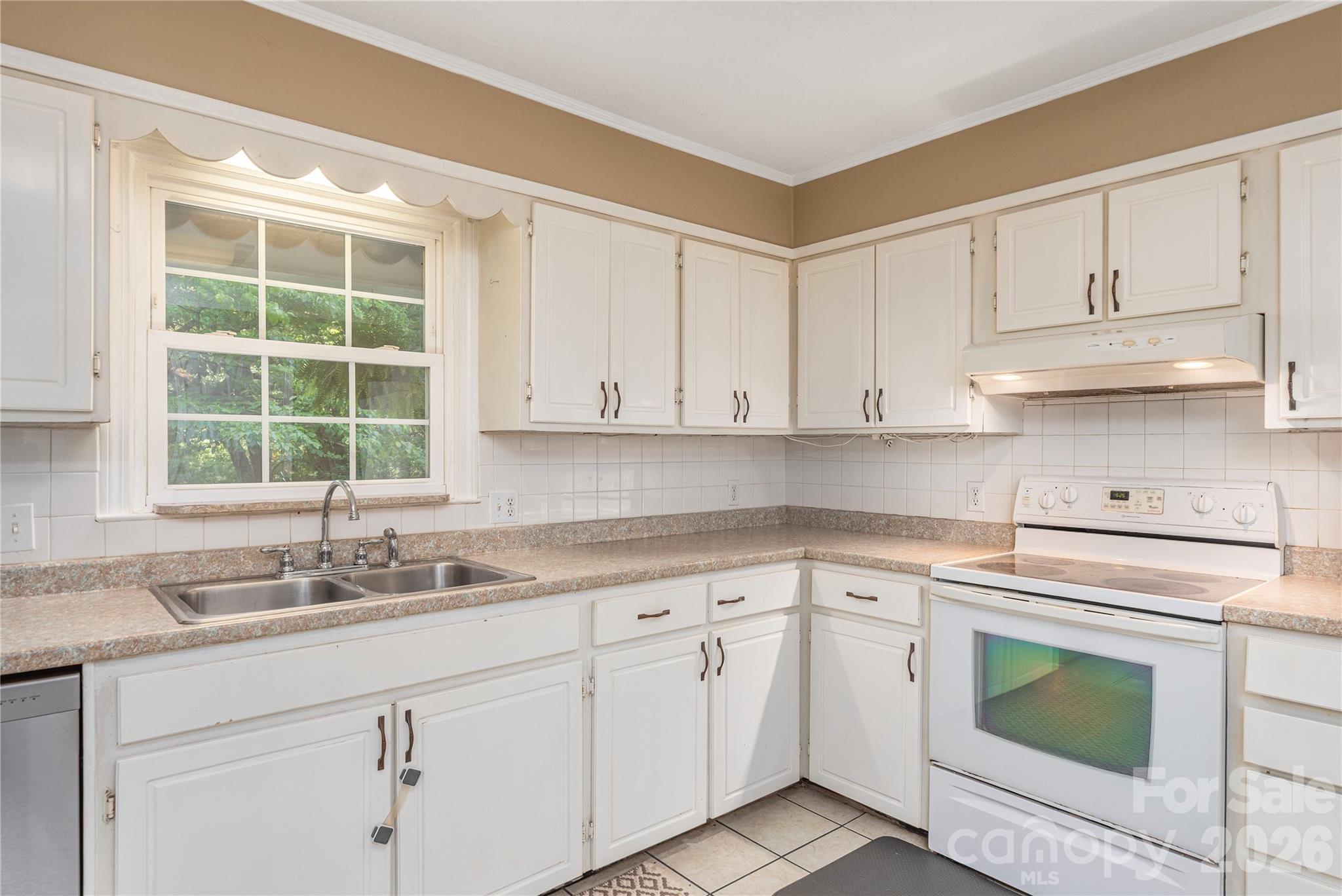 142 Whisperwood Drive #19 — Hendersonville