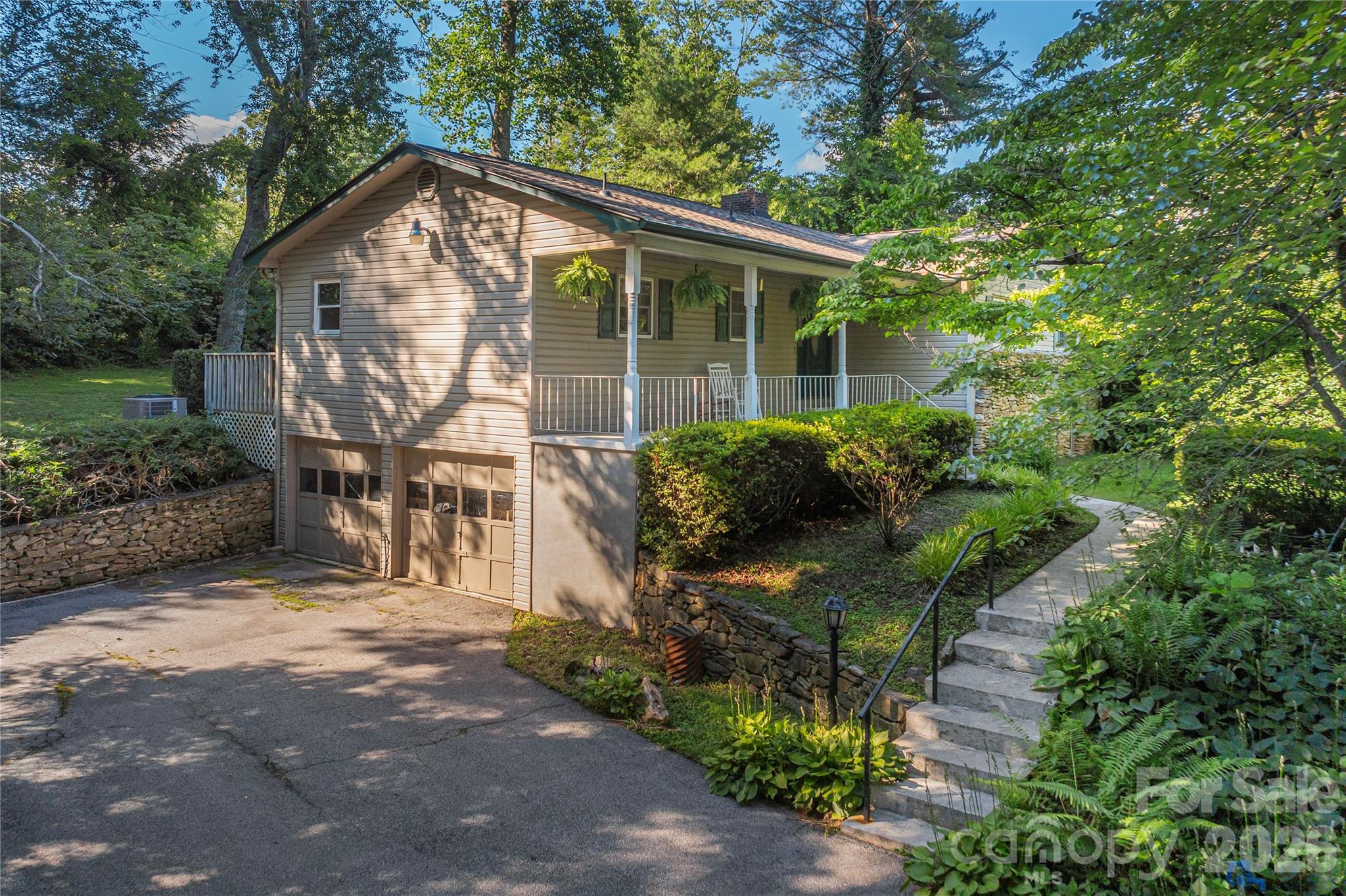 142 Whisperwood Drive #19 — Hendersonville