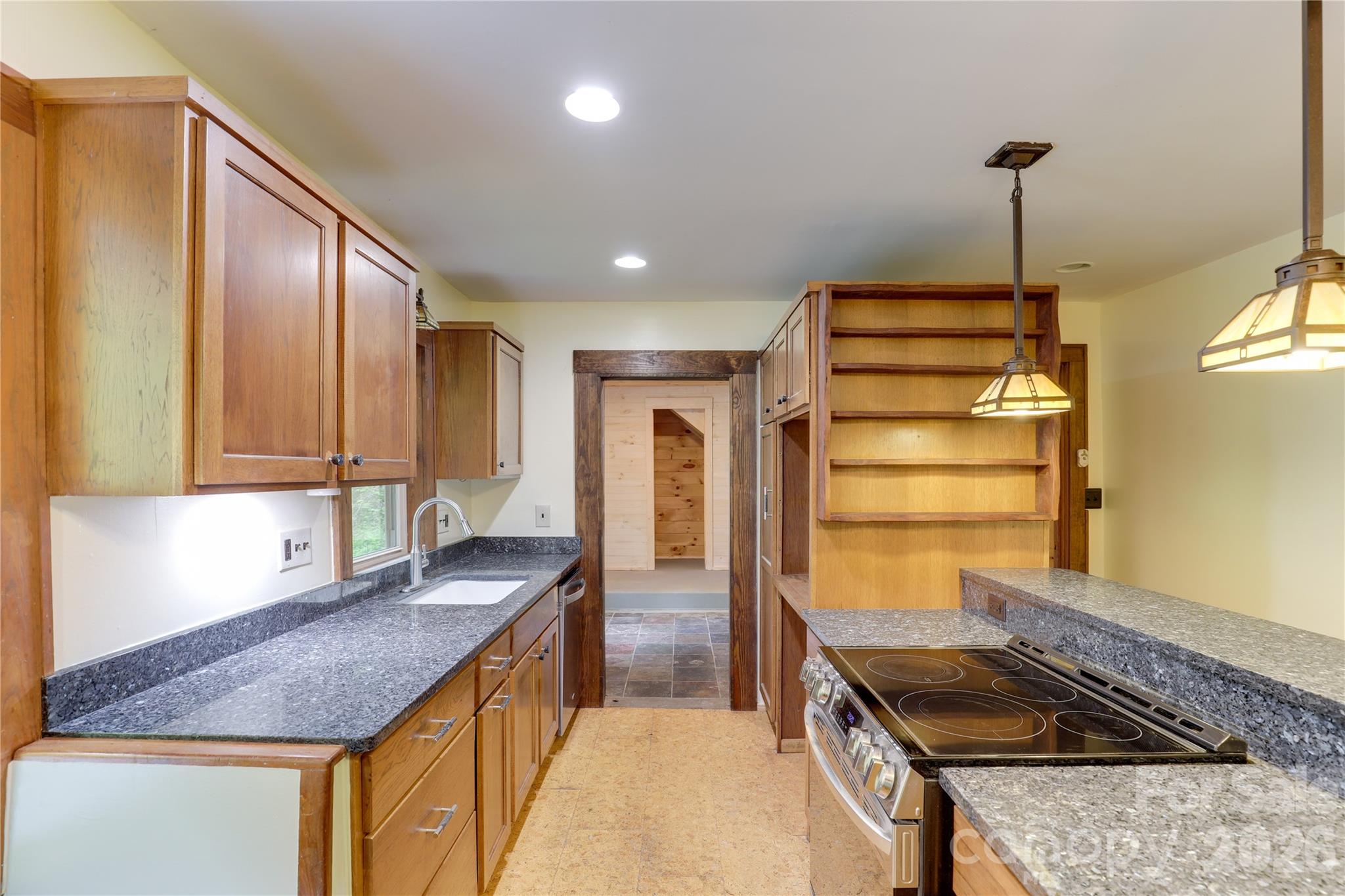 435 Mountain Cove Road — Marshall