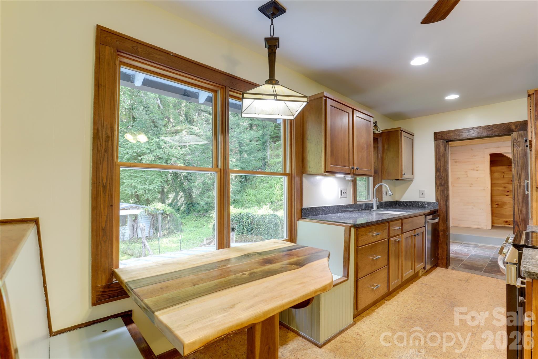 435 Mountain Cove Road — Marshall