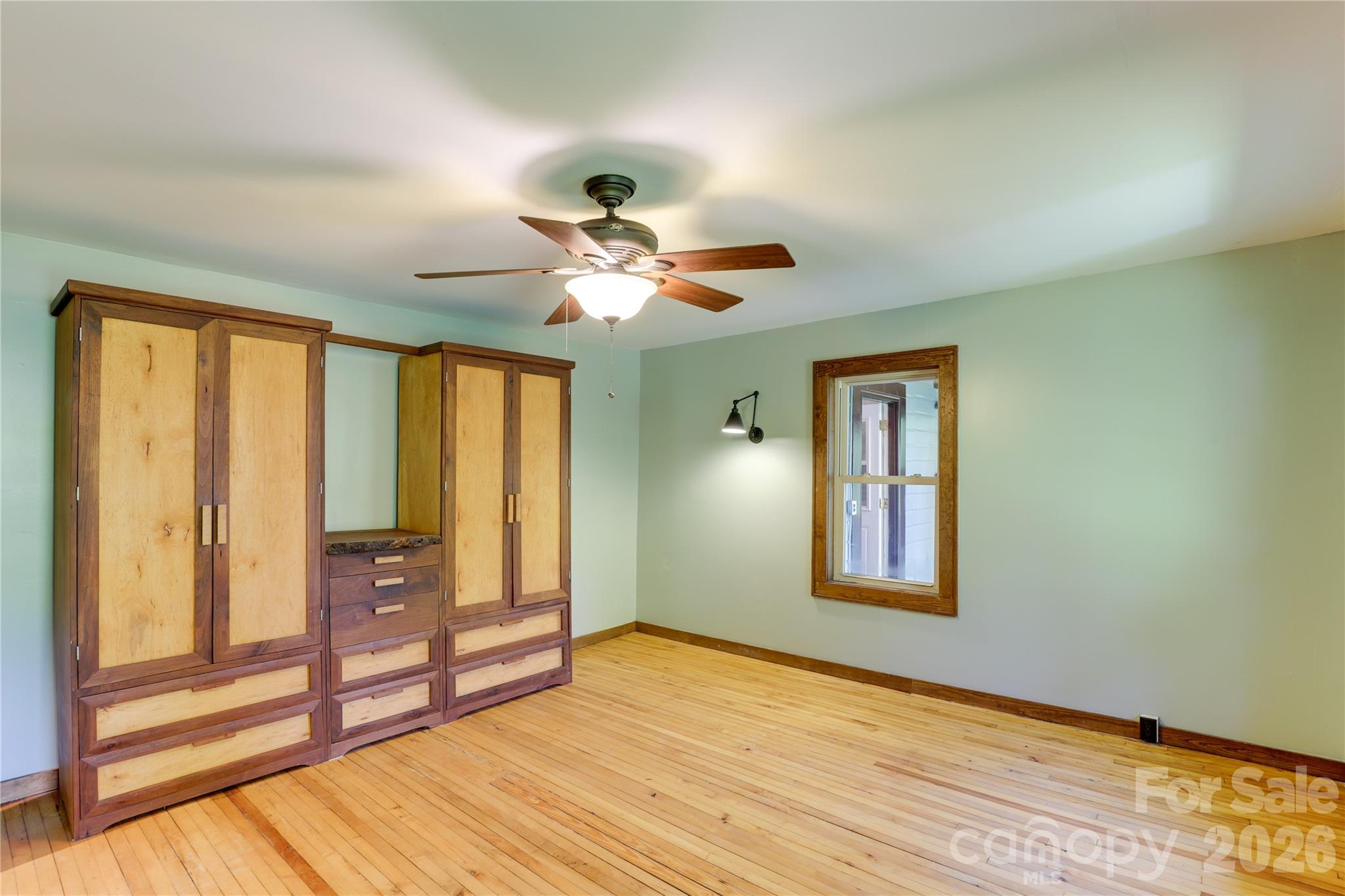 435 Mountain Cove Road — Marshall