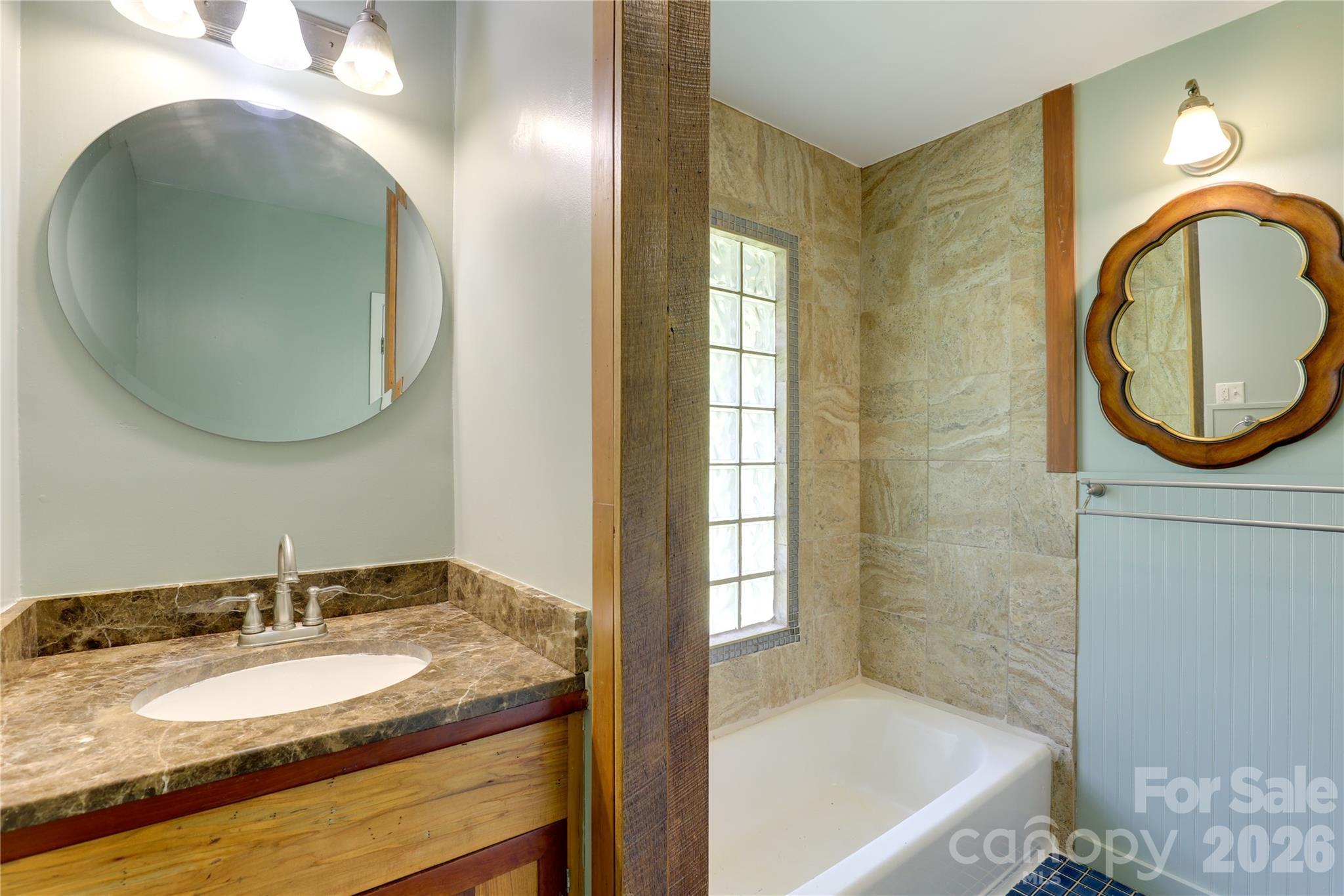 435 Mountain Cove Road — Marshall