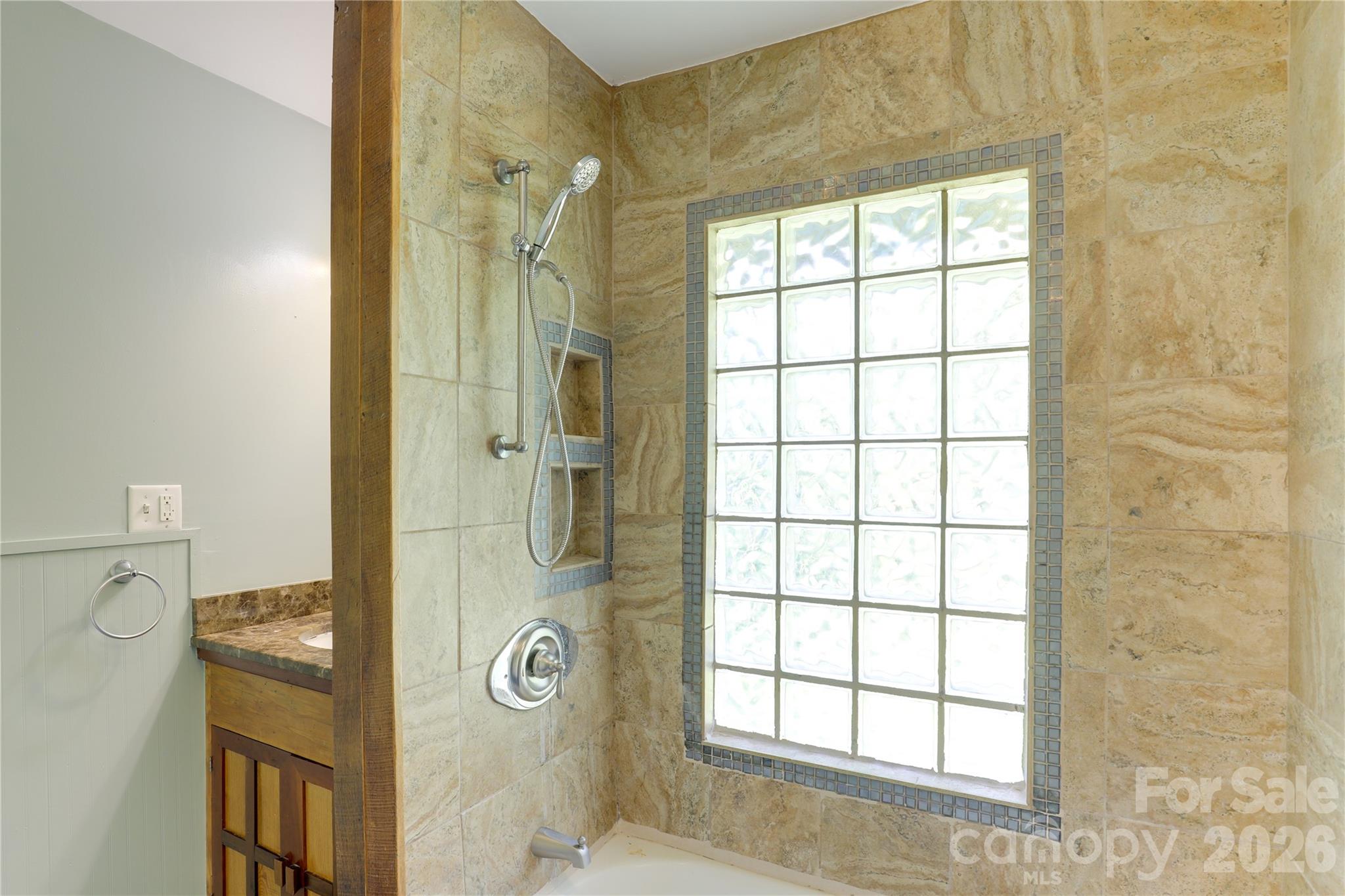 435 Mountain Cove Road — Marshall