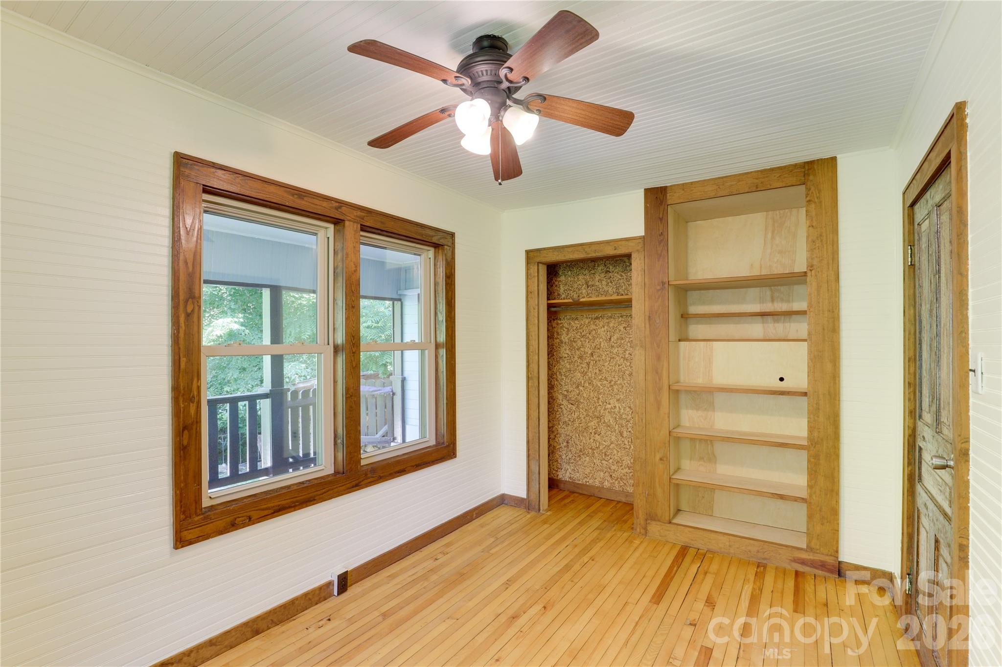 435 Mountain Cove Road — Marshall
