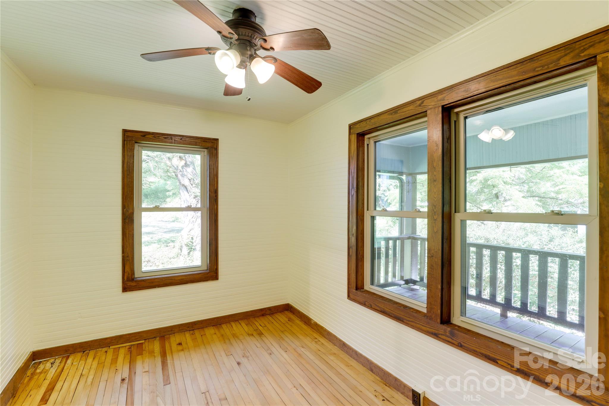 435 Mountain Cove Road — Marshall