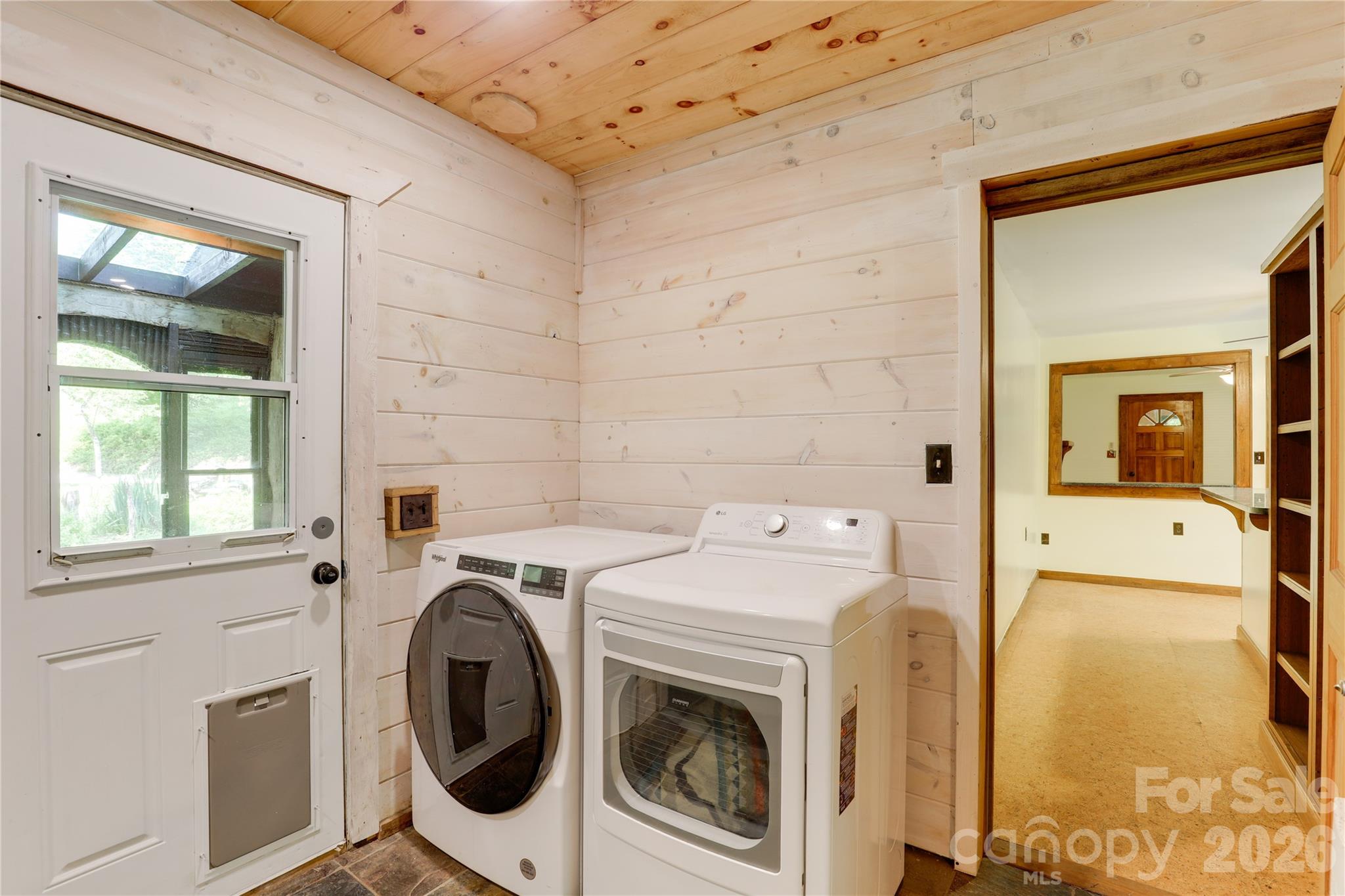 435 Mountain Cove Road — Marshall