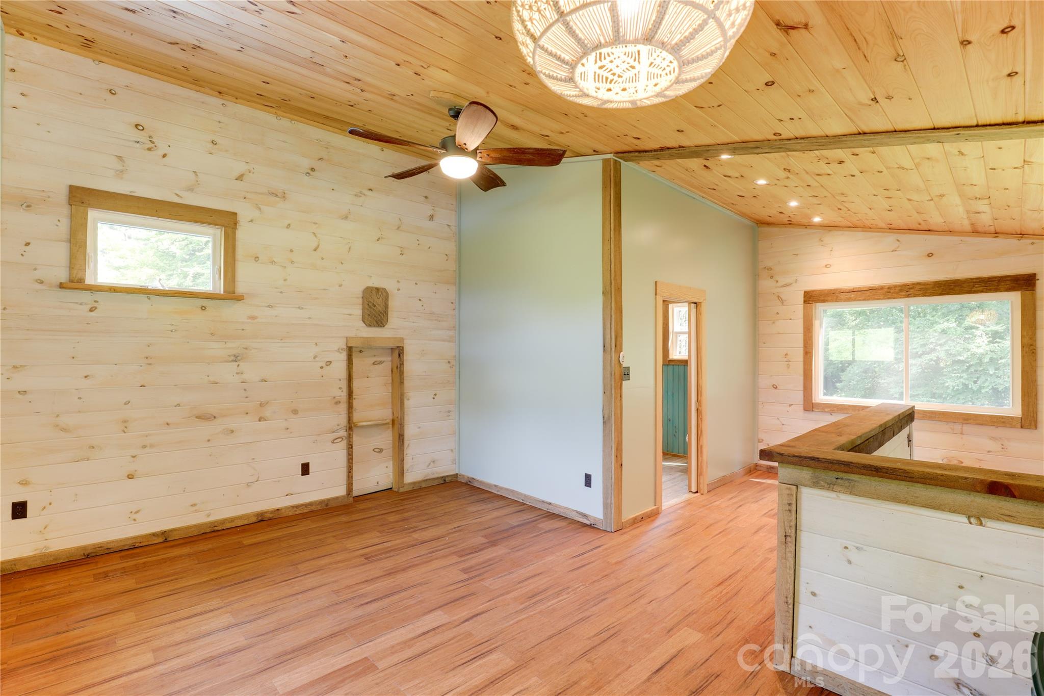 435 Mountain Cove Road — Marshall