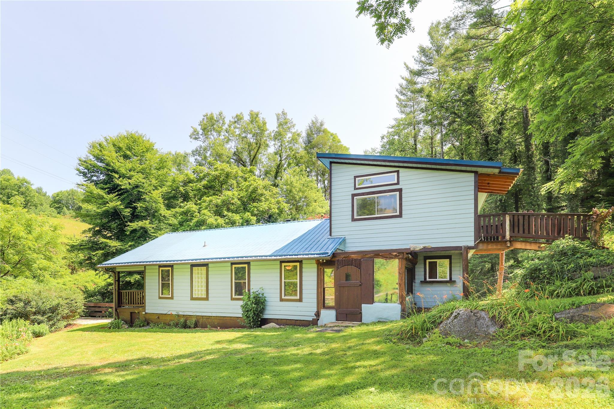 435 Mountain Cove Road — Marshall