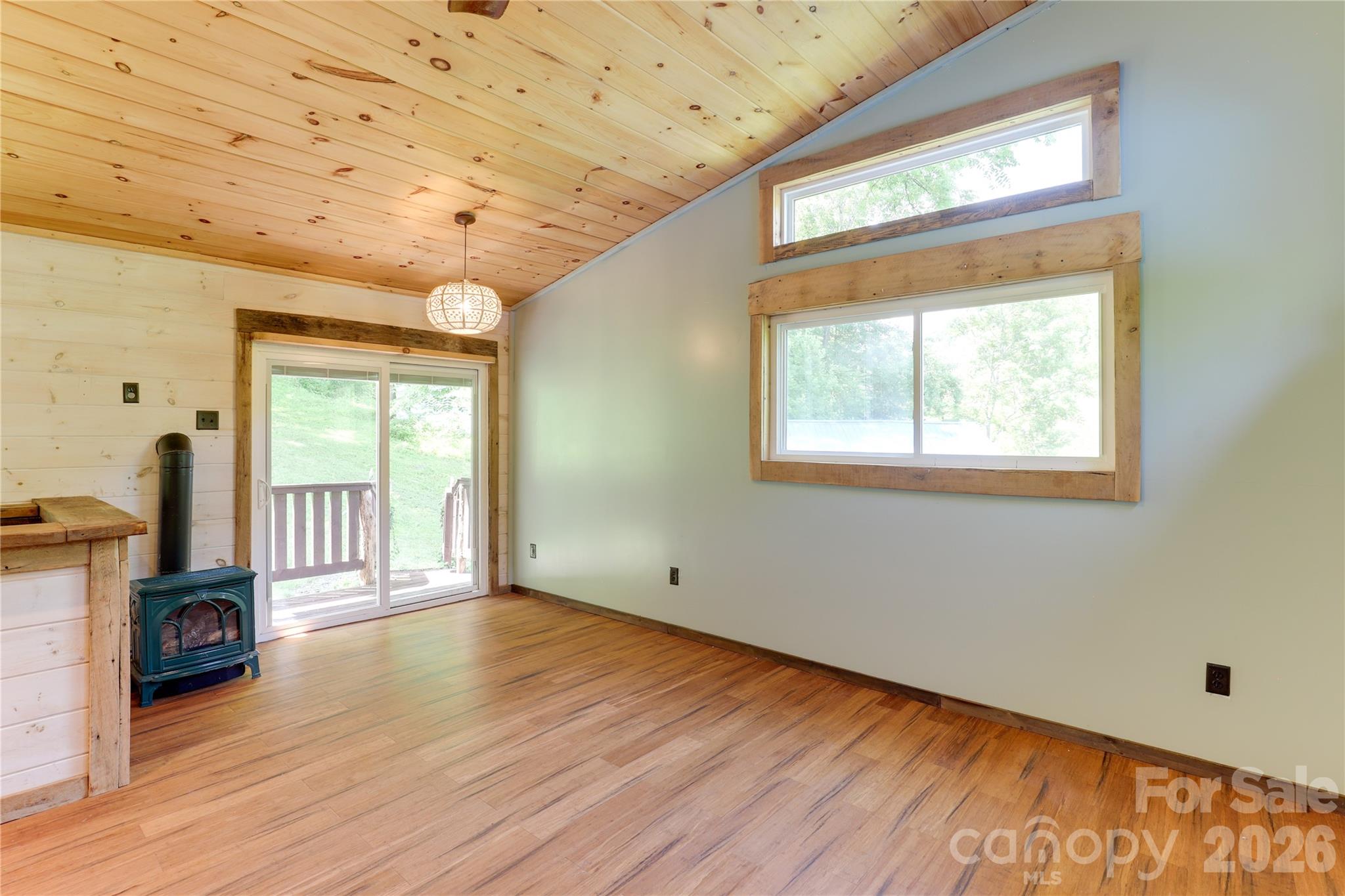 435 Mountain Cove Road — Marshall