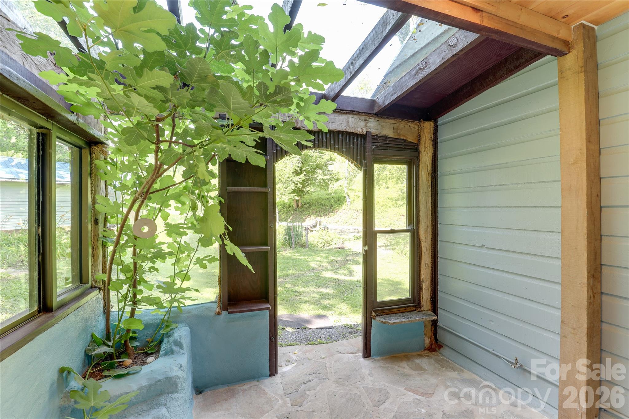 435 Mountain Cove Road — Marshall