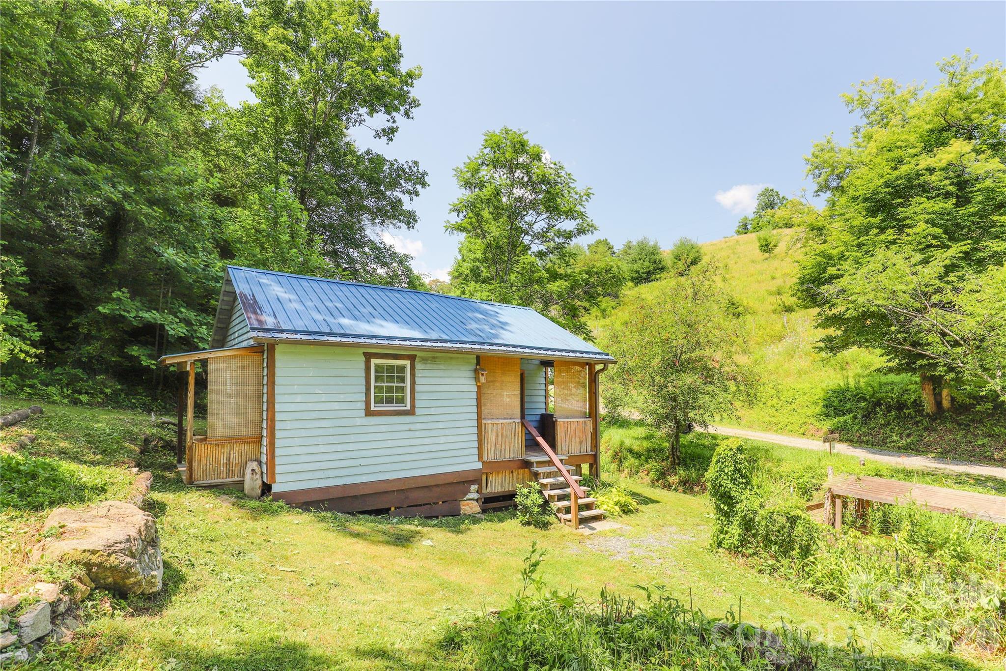 435 Mountain Cove Road — Marshall