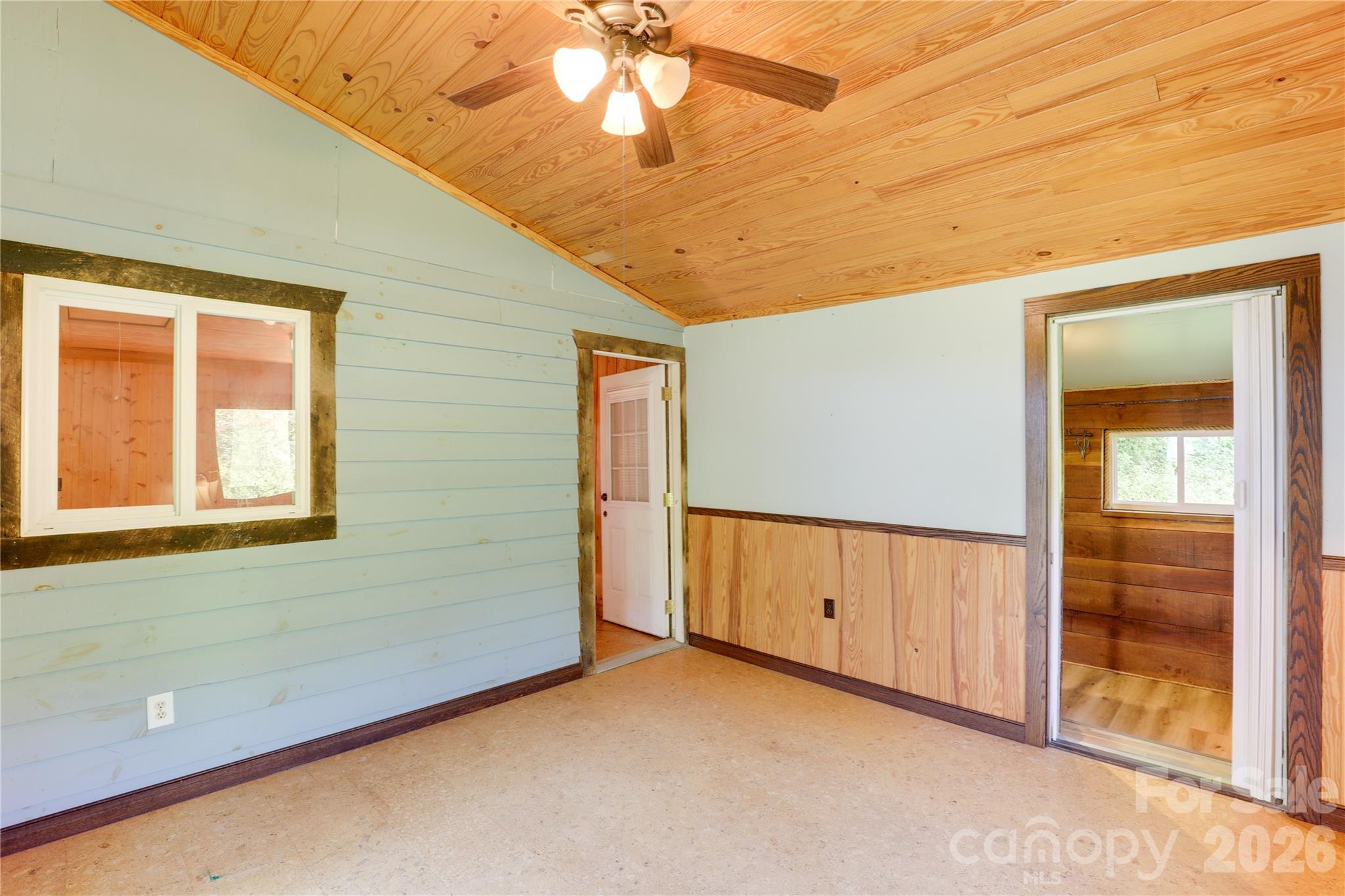 435 Mountain Cove Road — Marshall