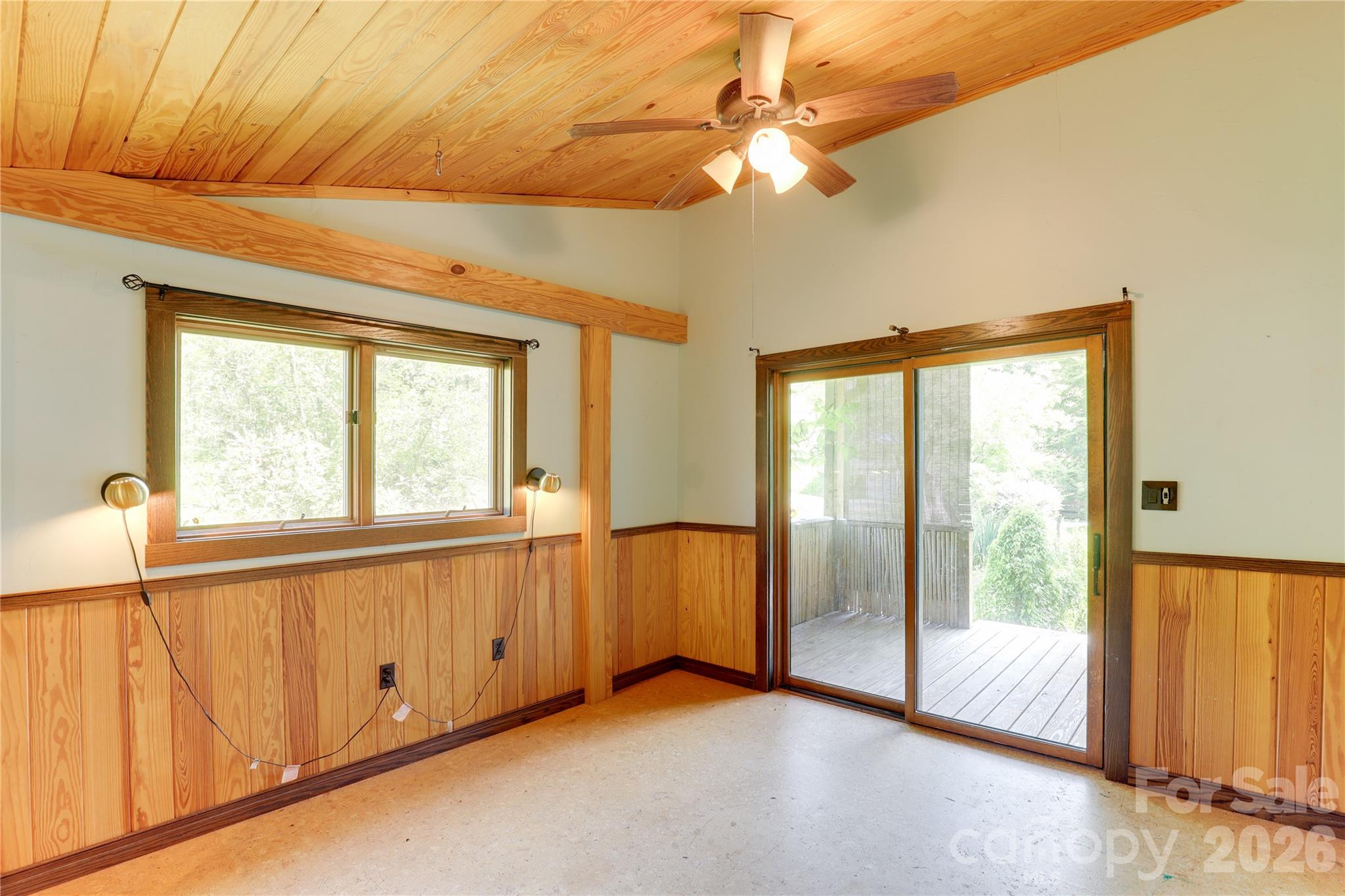 435 Mountain Cove Road — Marshall