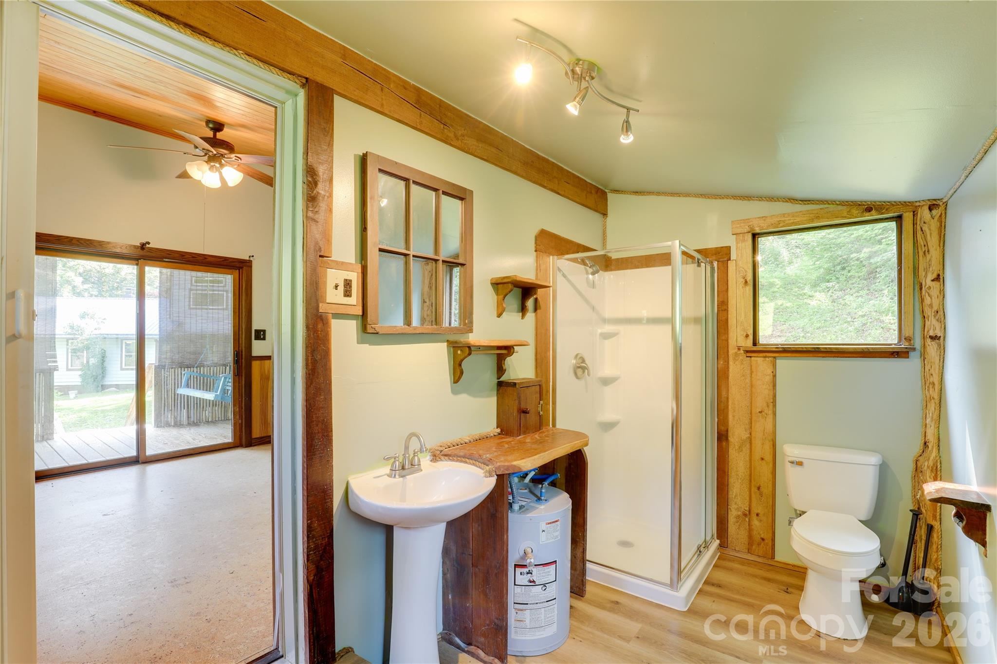 435 Mountain Cove Road — Marshall