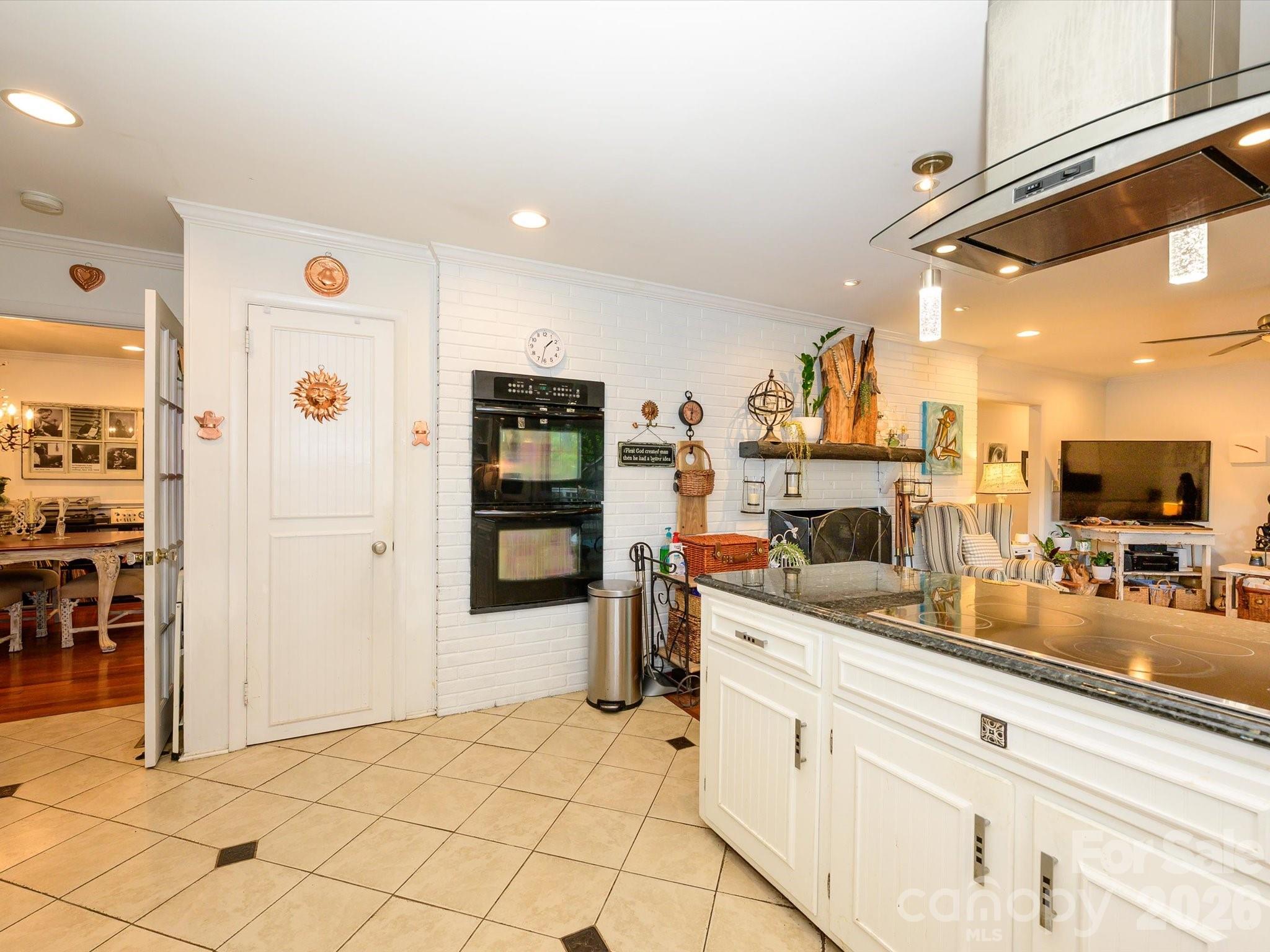 1300 Bevis Drive — Charlotte