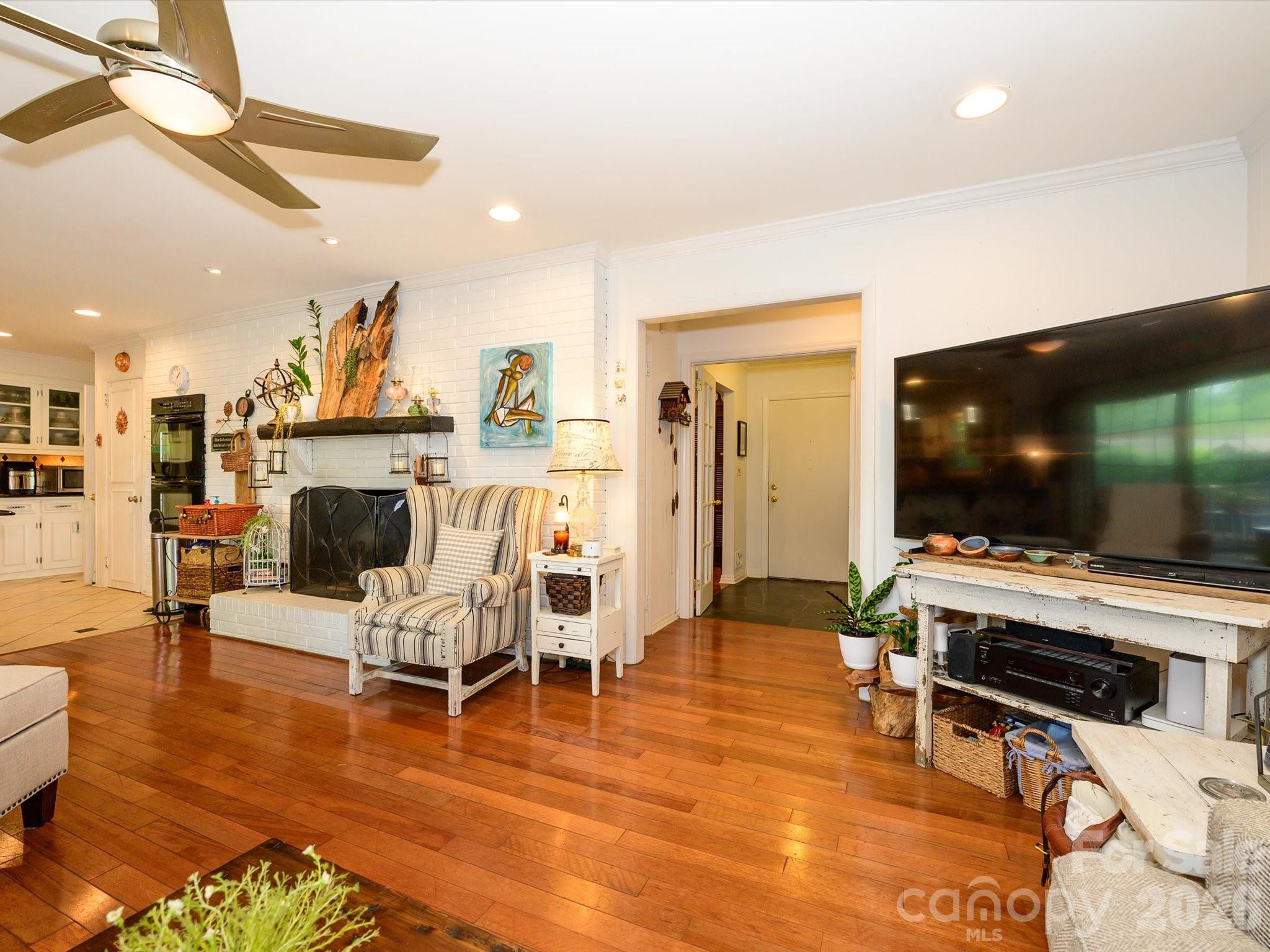 1300 Bevis Drive — Charlotte