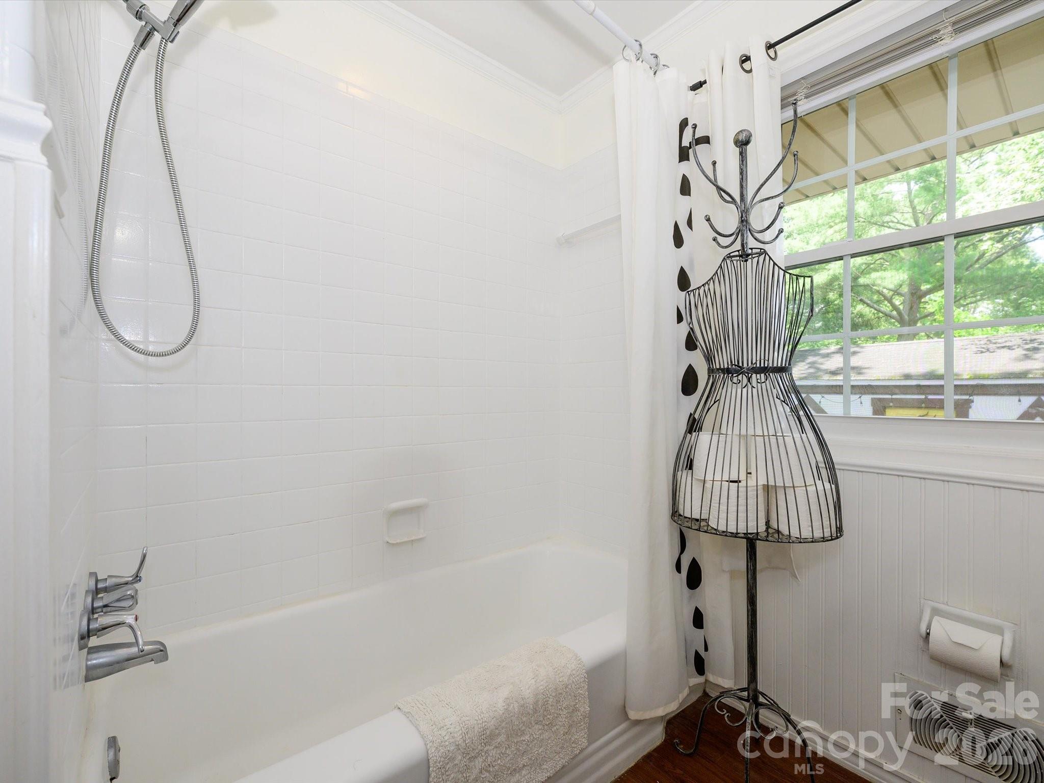 1300 Bevis Drive — Charlotte