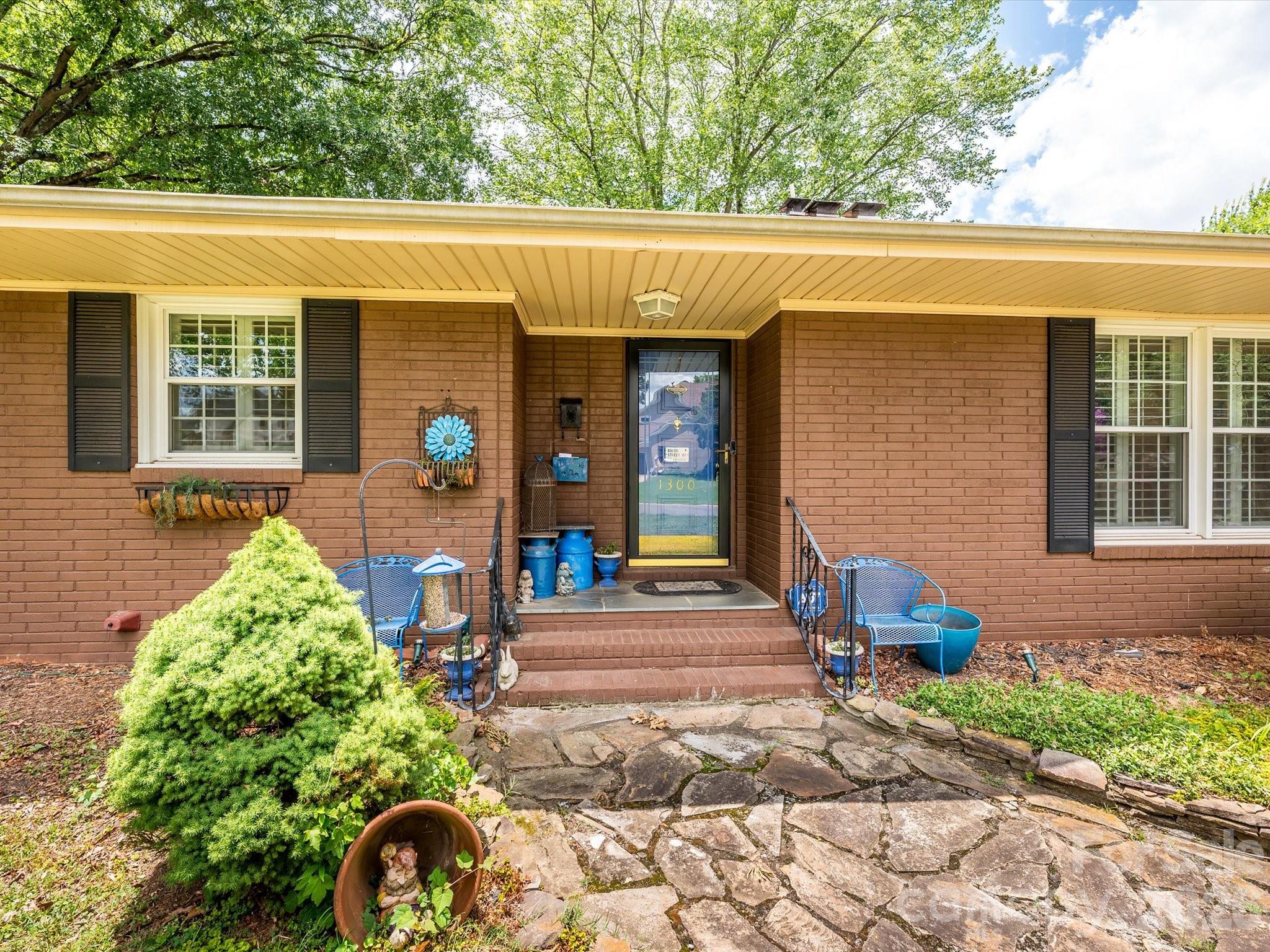 1300 Bevis Drive — Charlotte