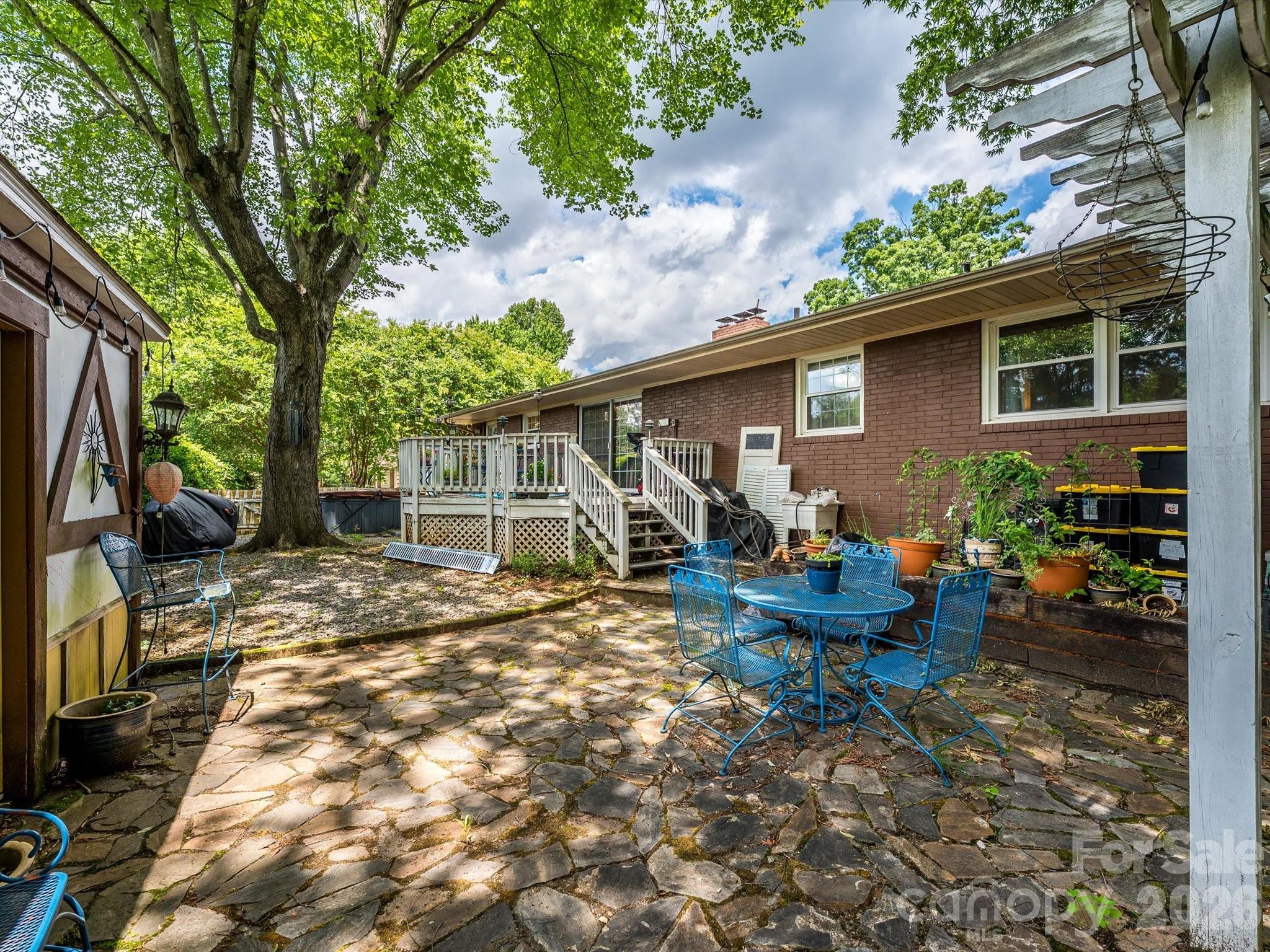 1300 Bevis Drive — Charlotte