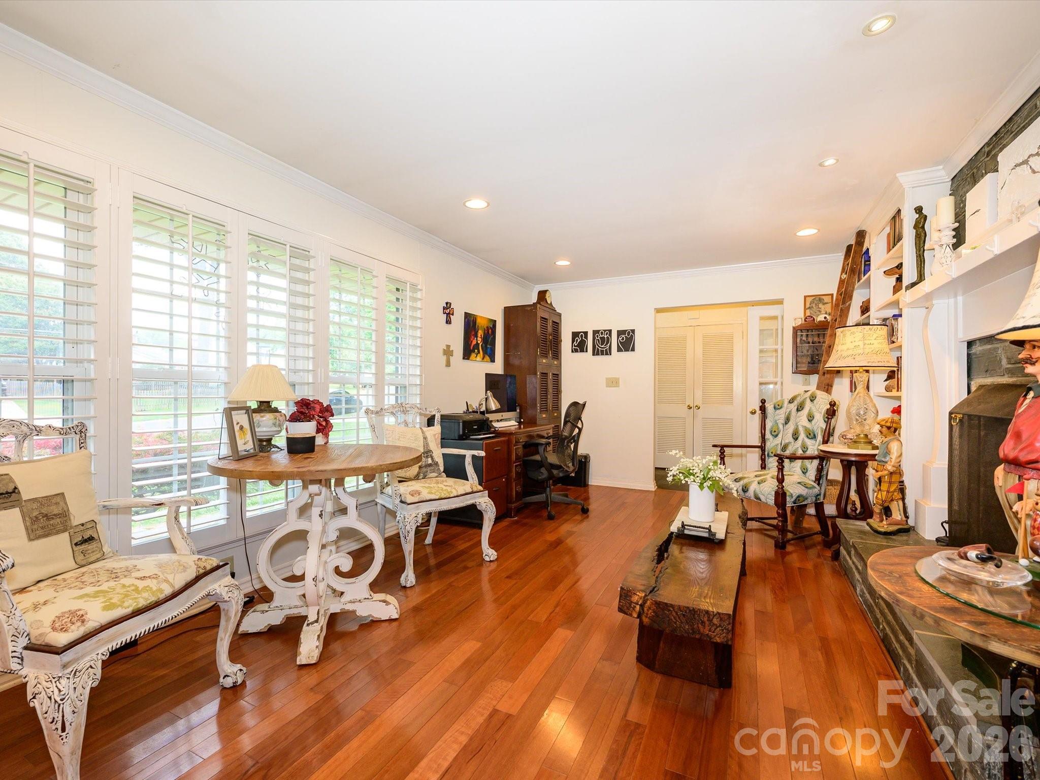 1300 Bevis Drive — Charlotte