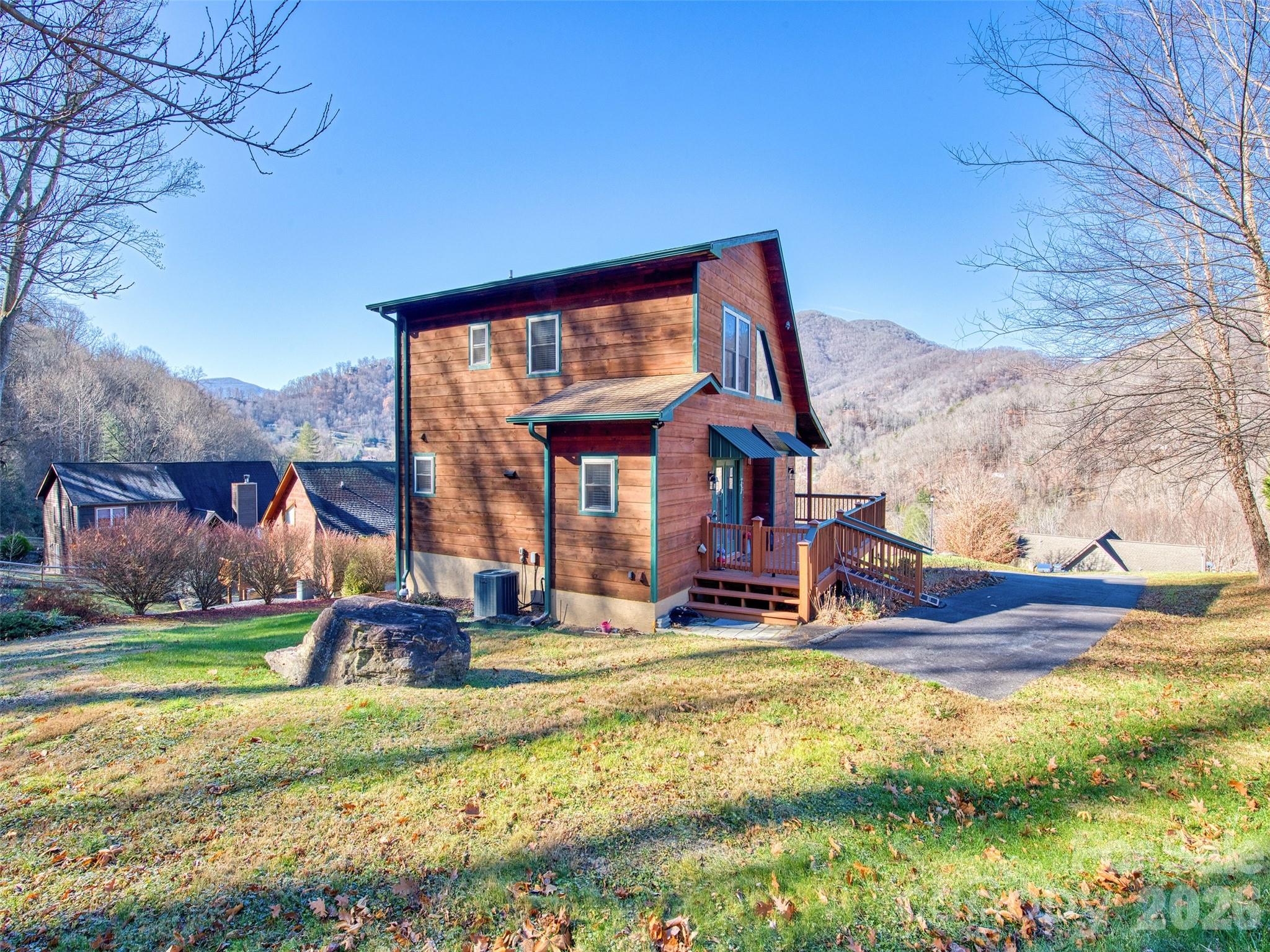 210 Tanner Trail — Waynesville