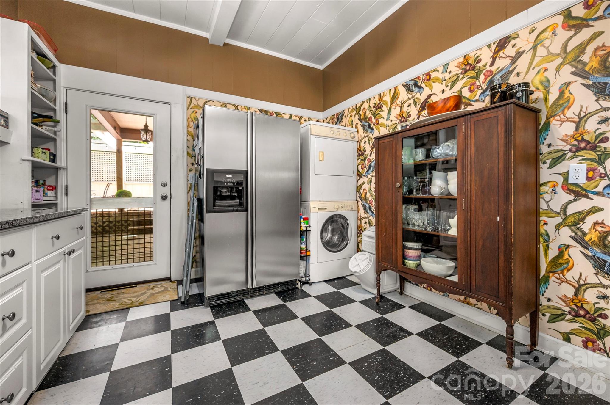 415 E Lakeshore Drive — Landrum