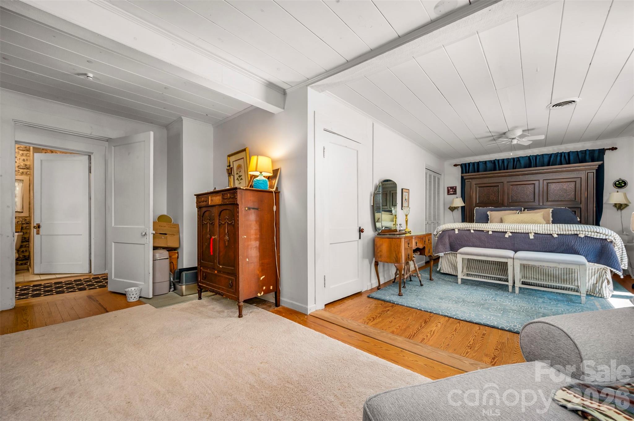 415 E Lakeshore Drive — Landrum