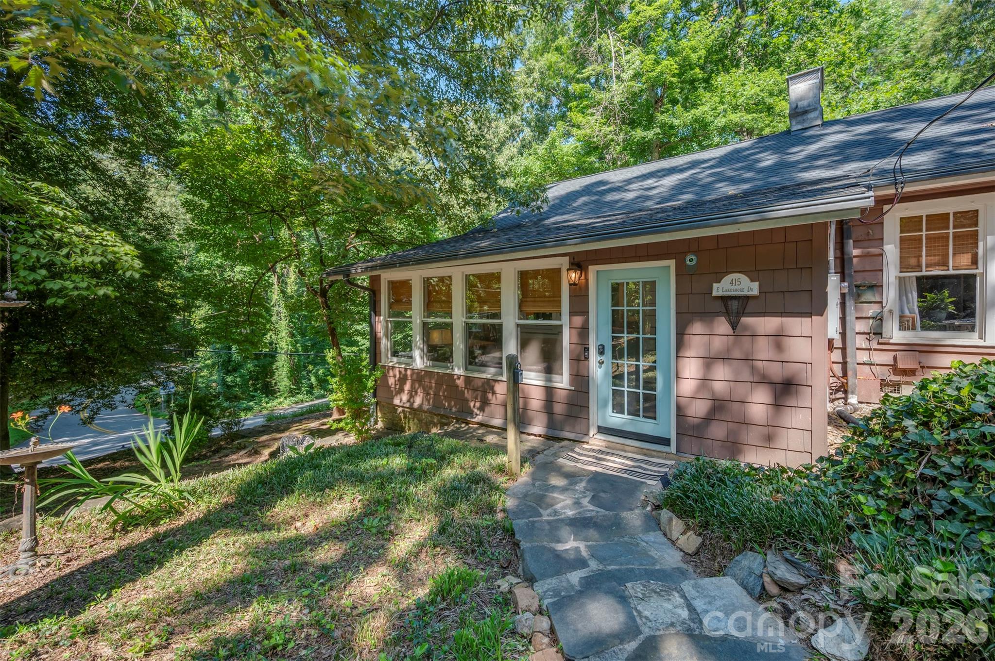 415 E Lakeshore Drive — Landrum