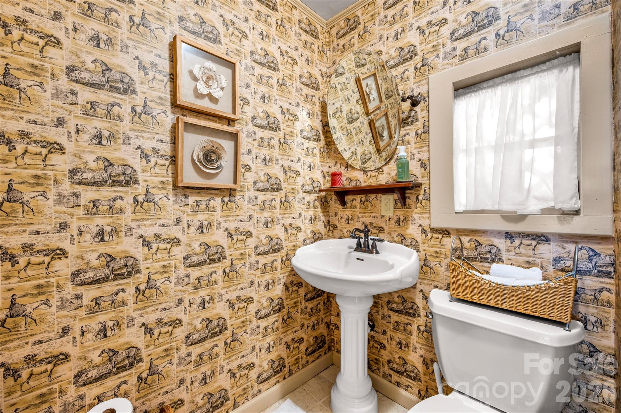 415 E Lakeshore Drive — Landrum