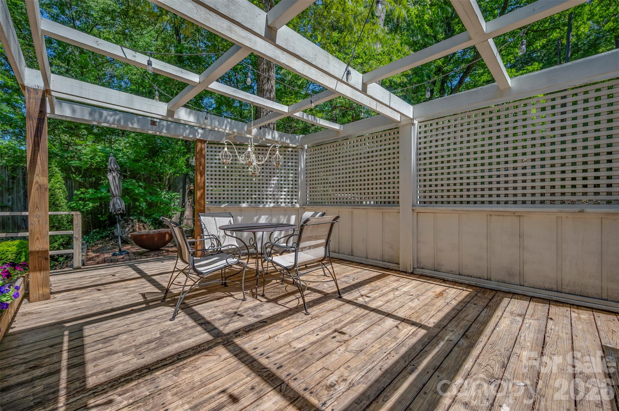 415 E Lakeshore Drive — Landrum