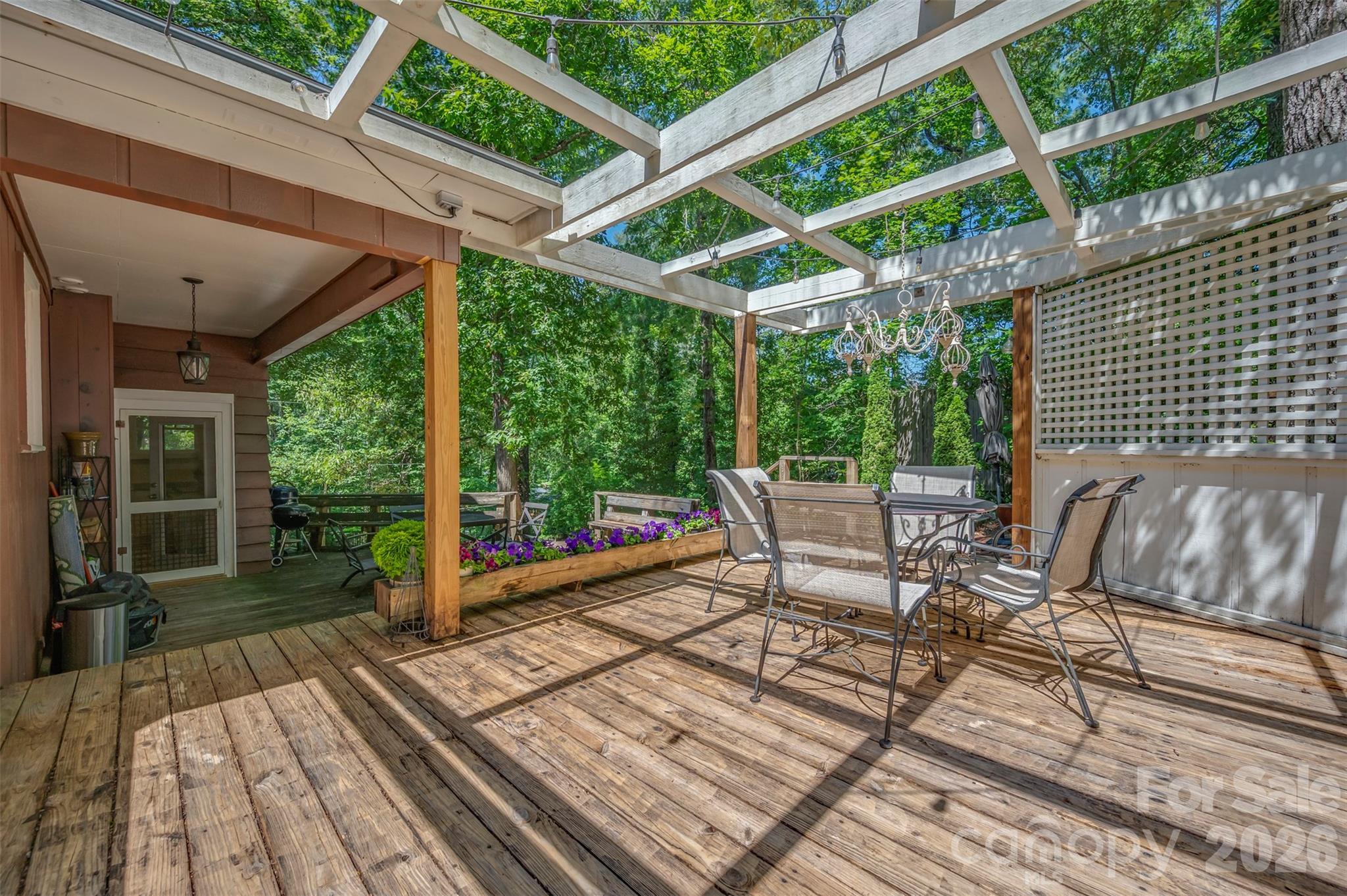 415 E Lakeshore Drive — Landrum