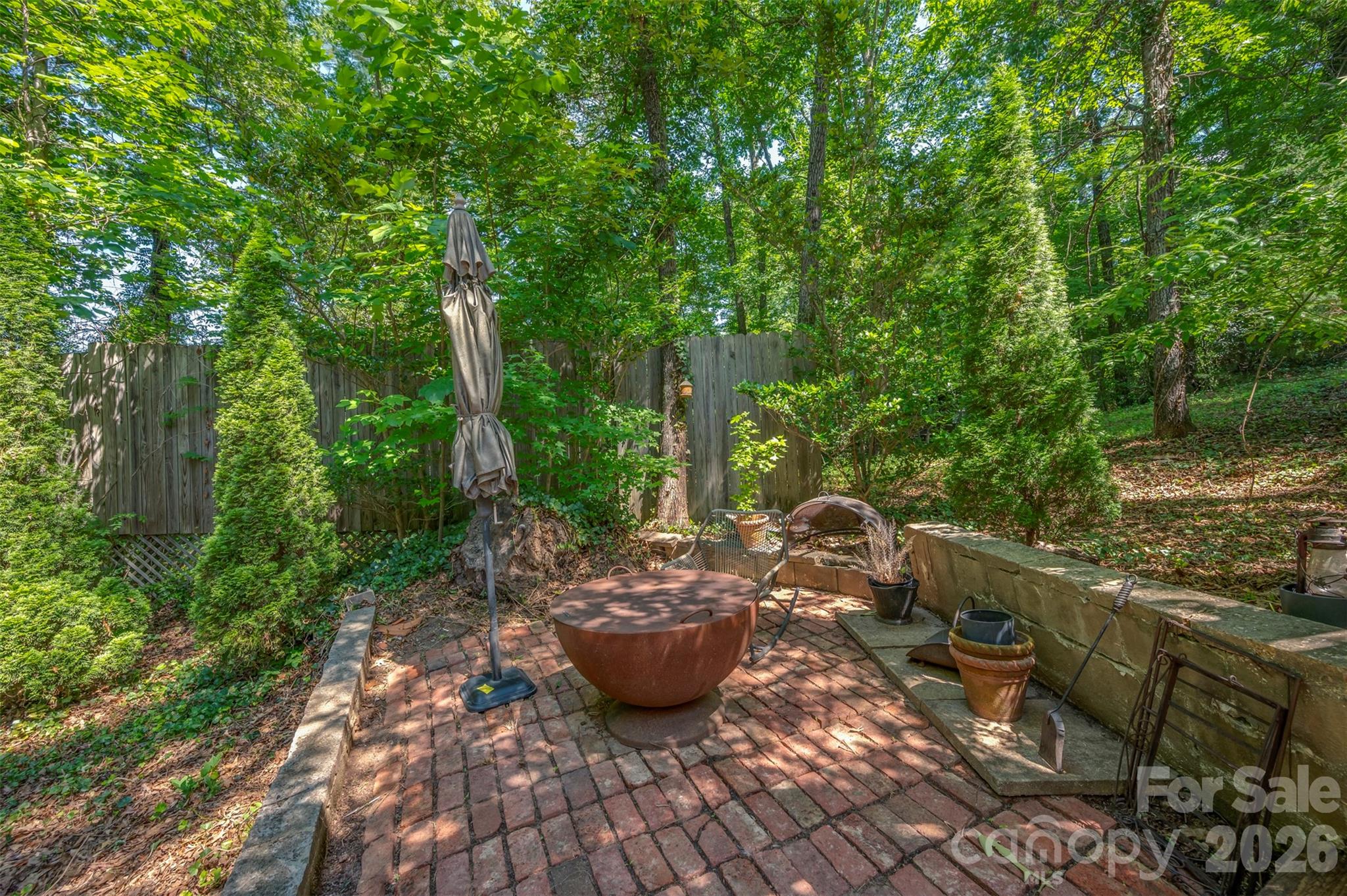 415 E Lakeshore Drive — Landrum
