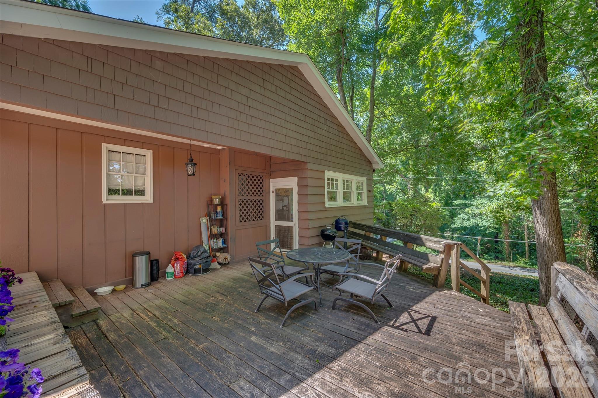 415 E Lakeshore Drive — Landrum