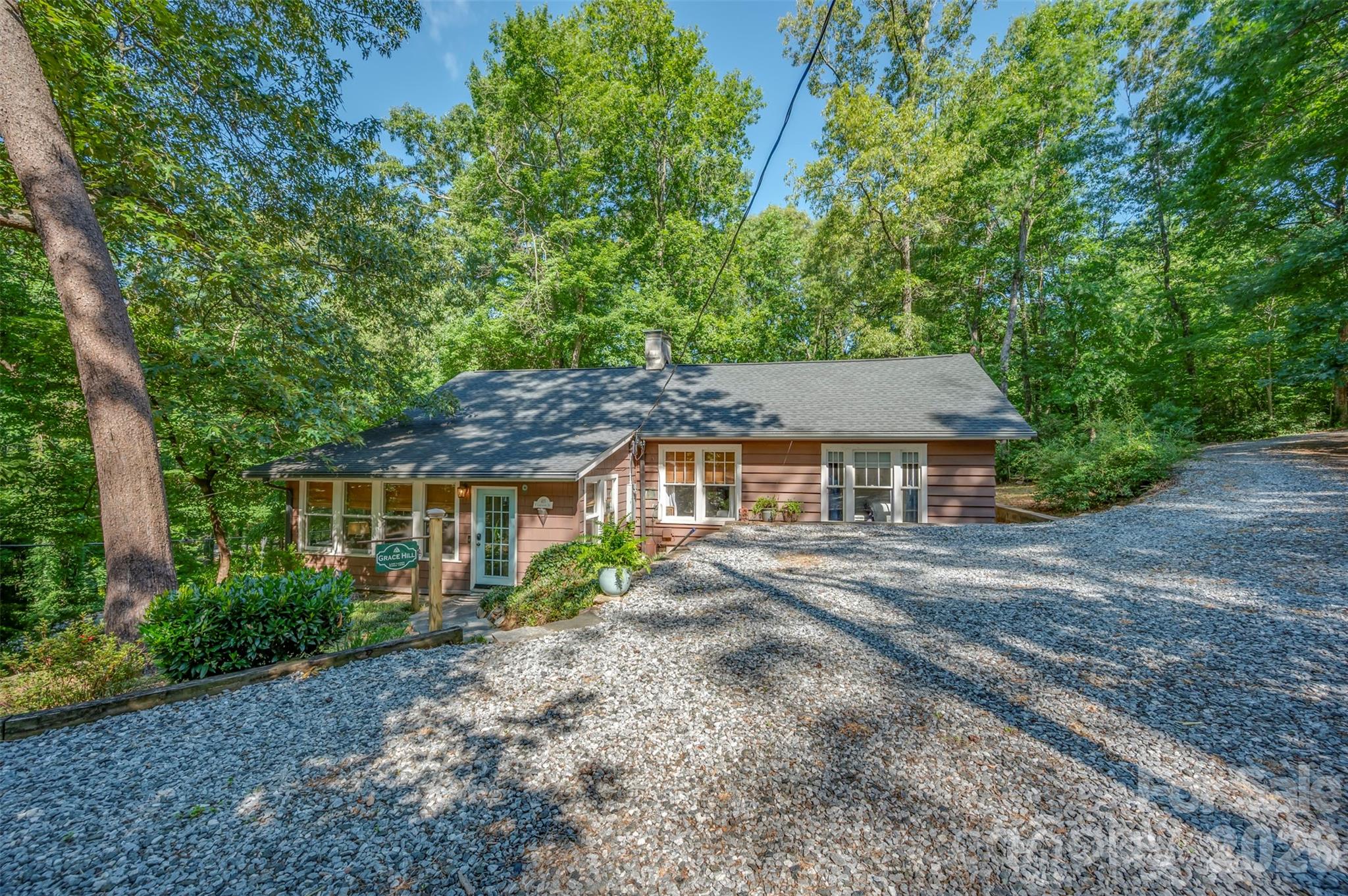415 E Lakeshore Drive — Landrum