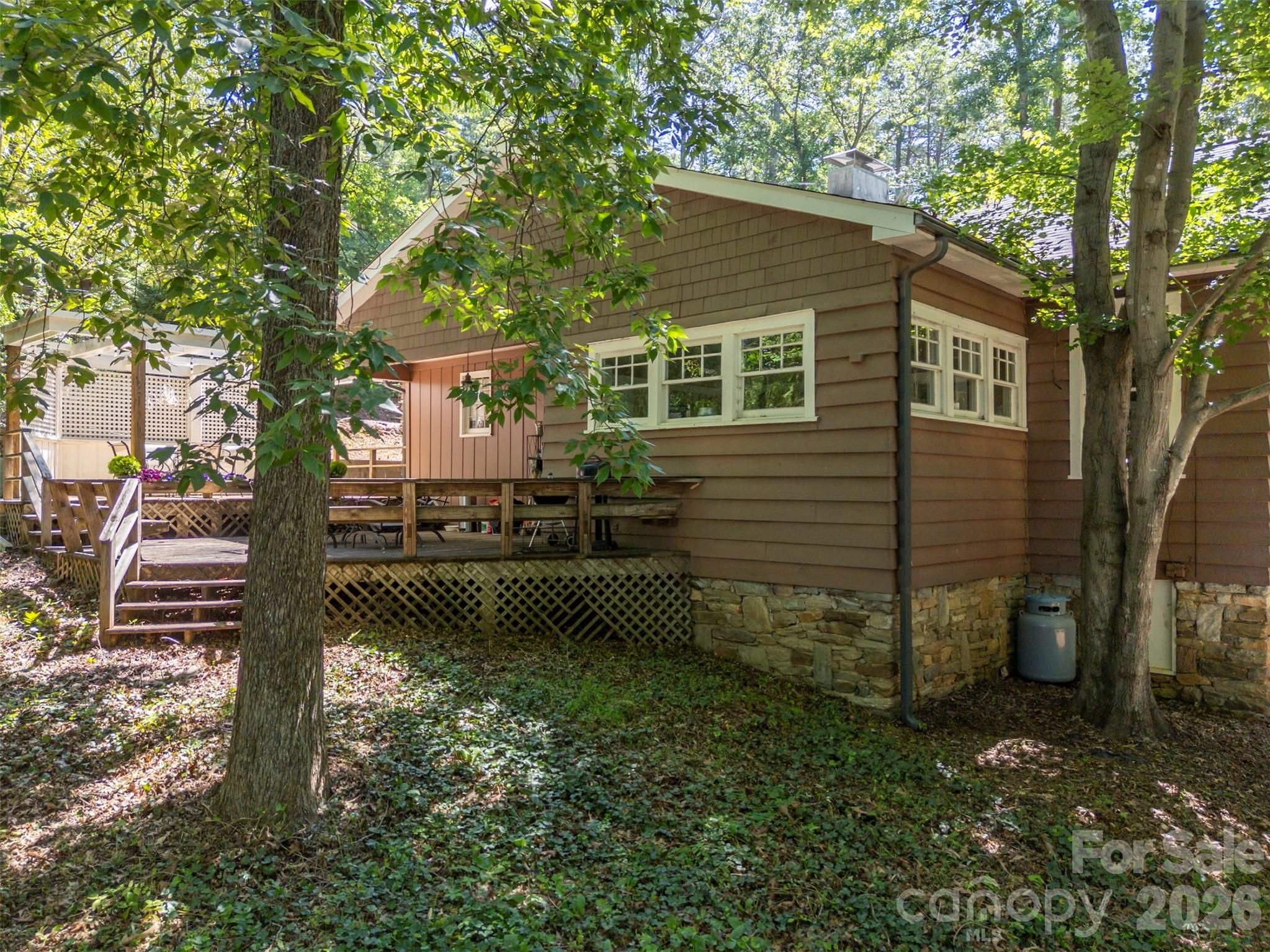 415 E Lakeshore Drive — Landrum