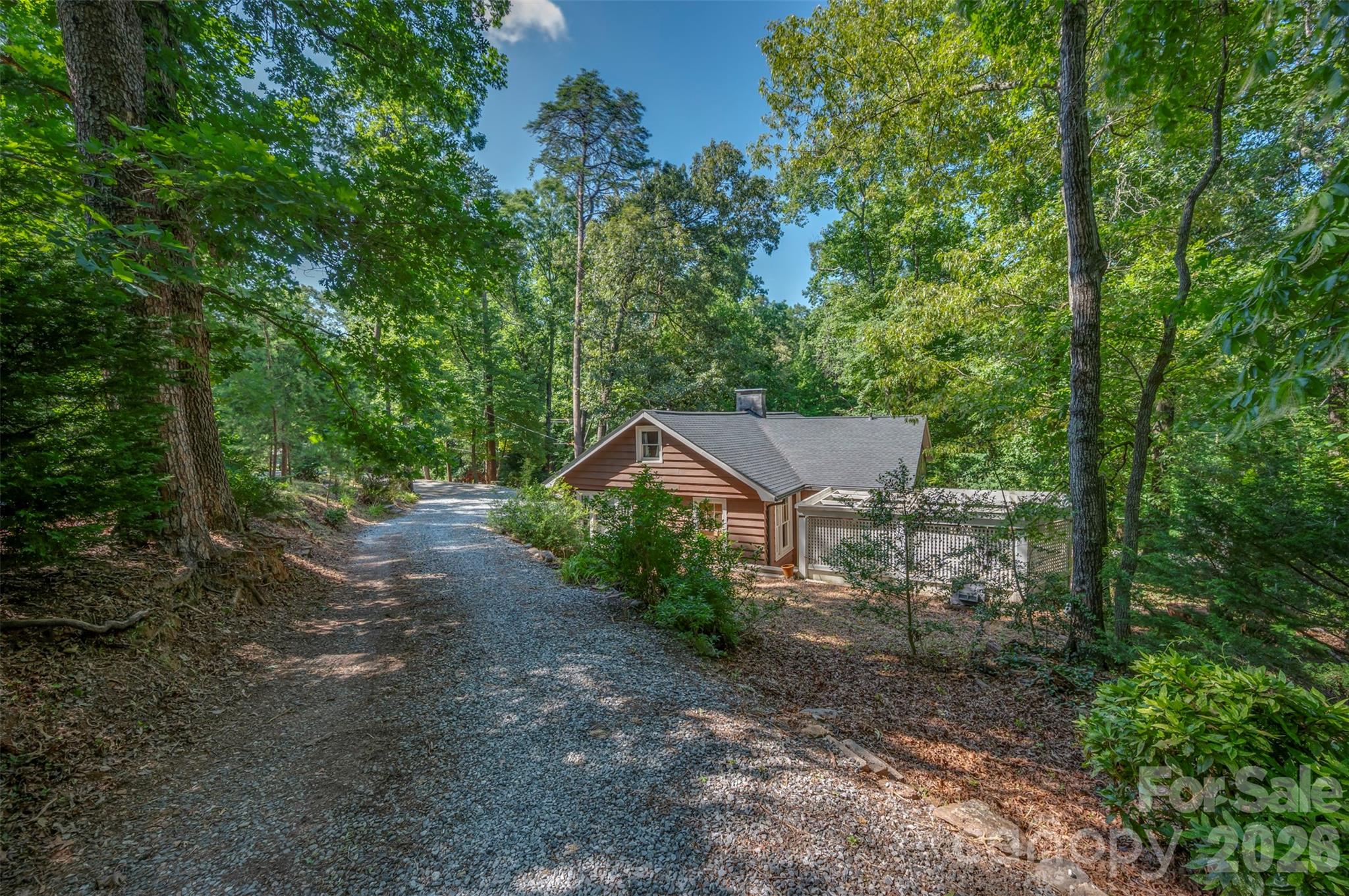 415 E Lakeshore Drive — Landrum