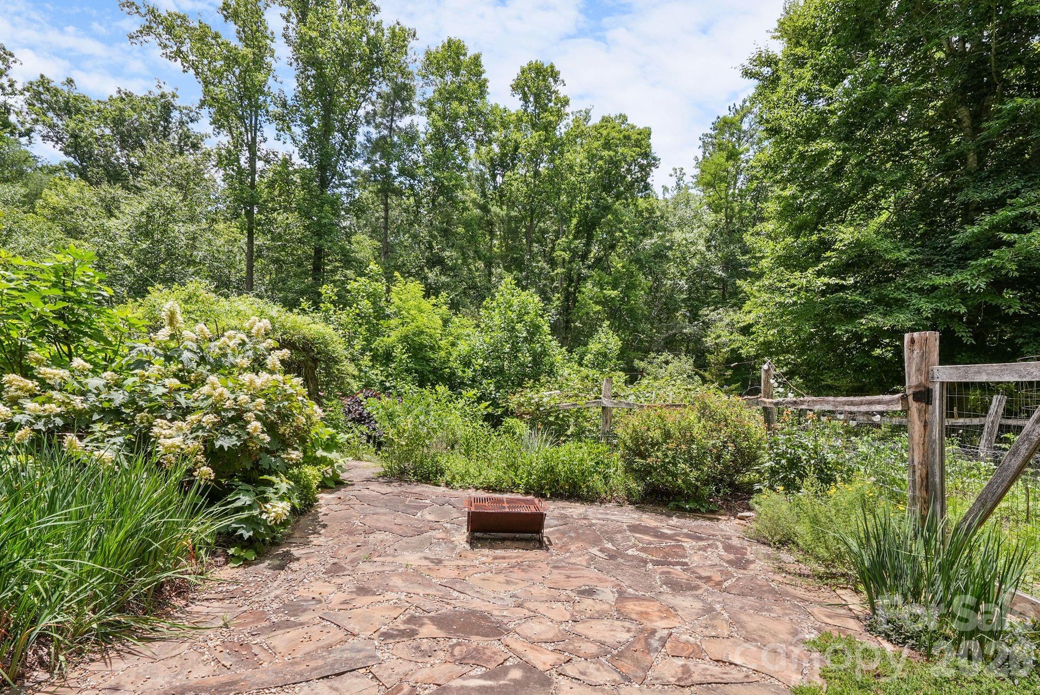 24 Merriwood Trail — Arden
