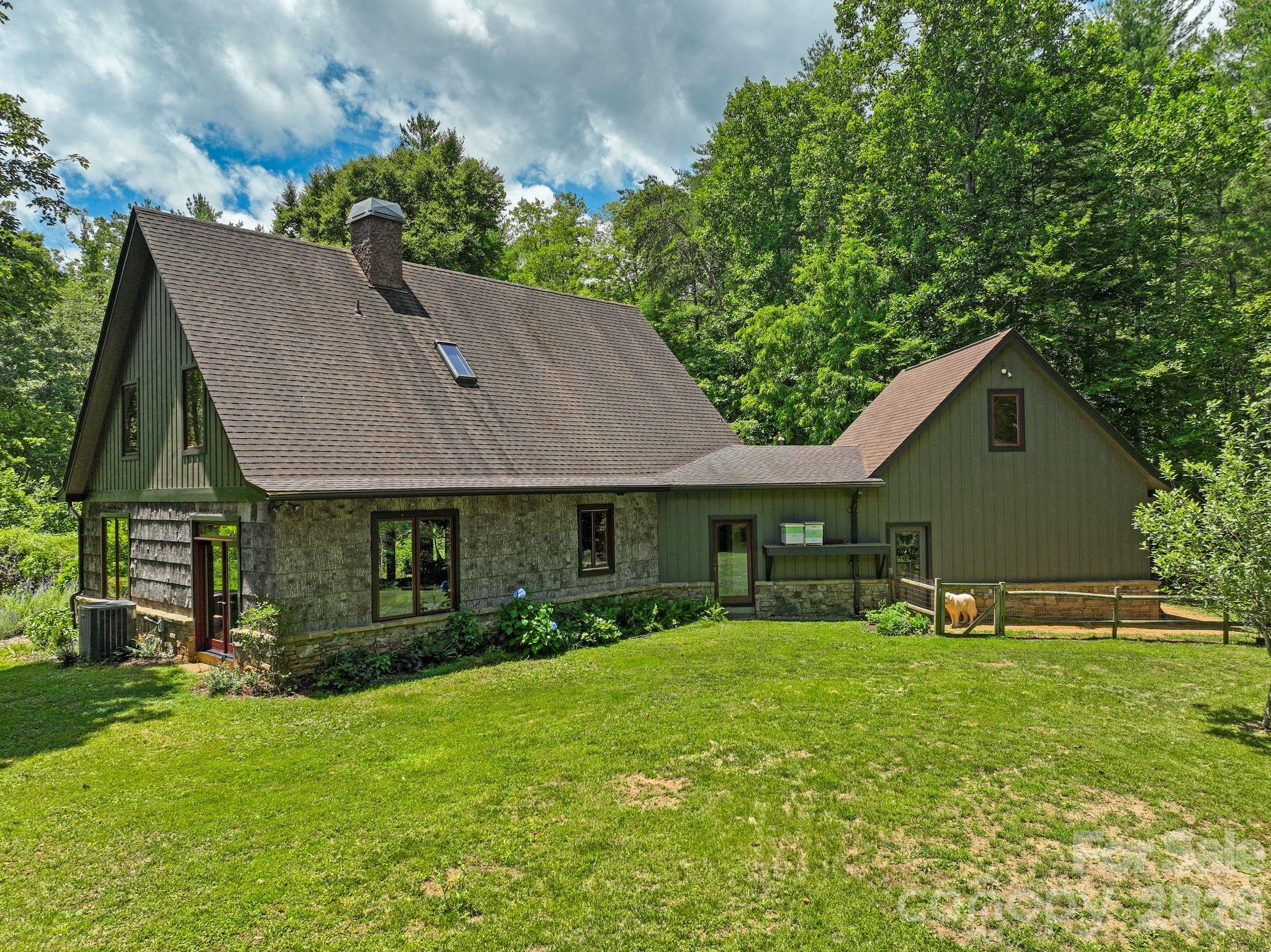 24 Merriwood Trail — Arden