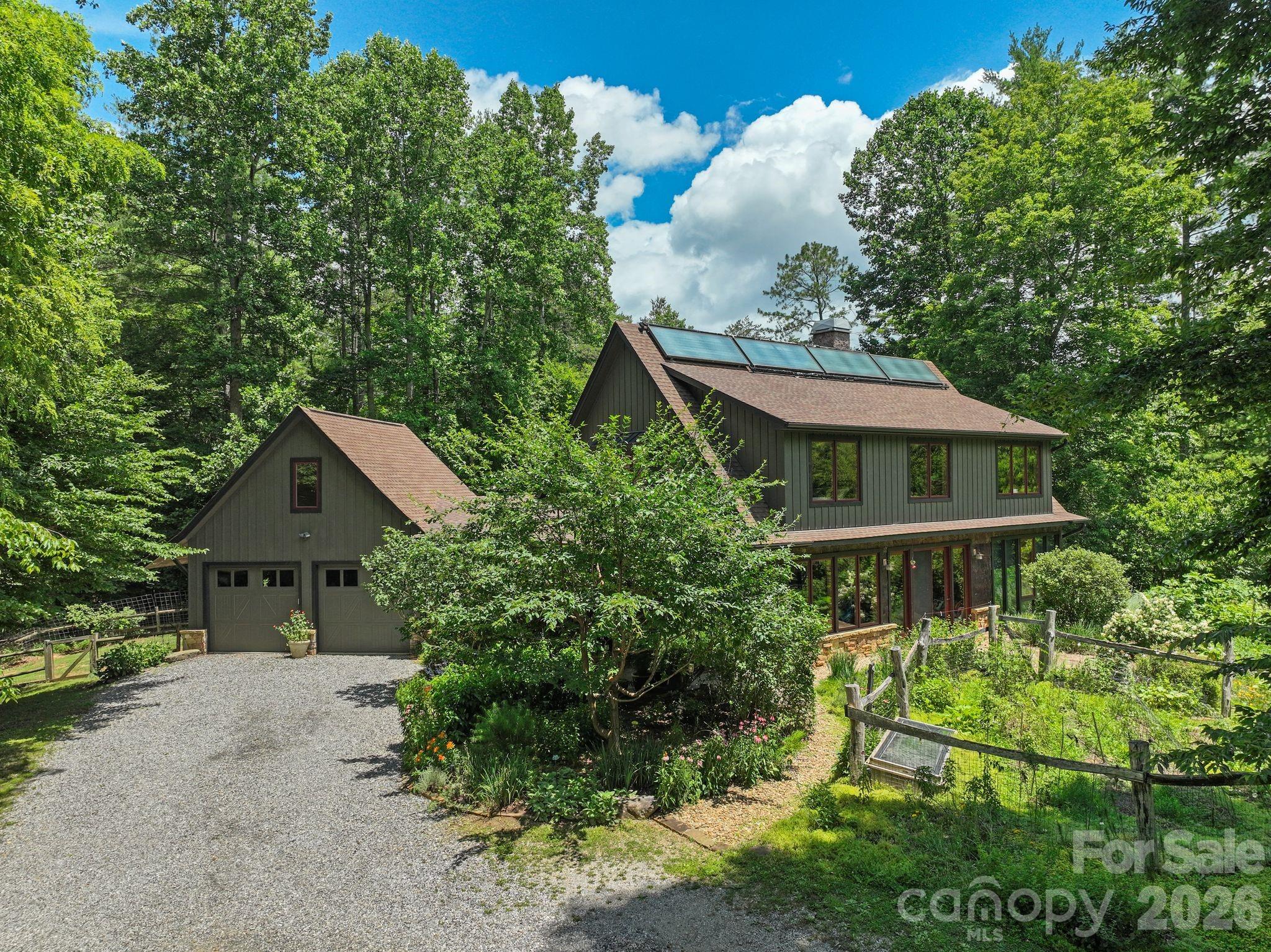 24 Merriwood Trail — Arden